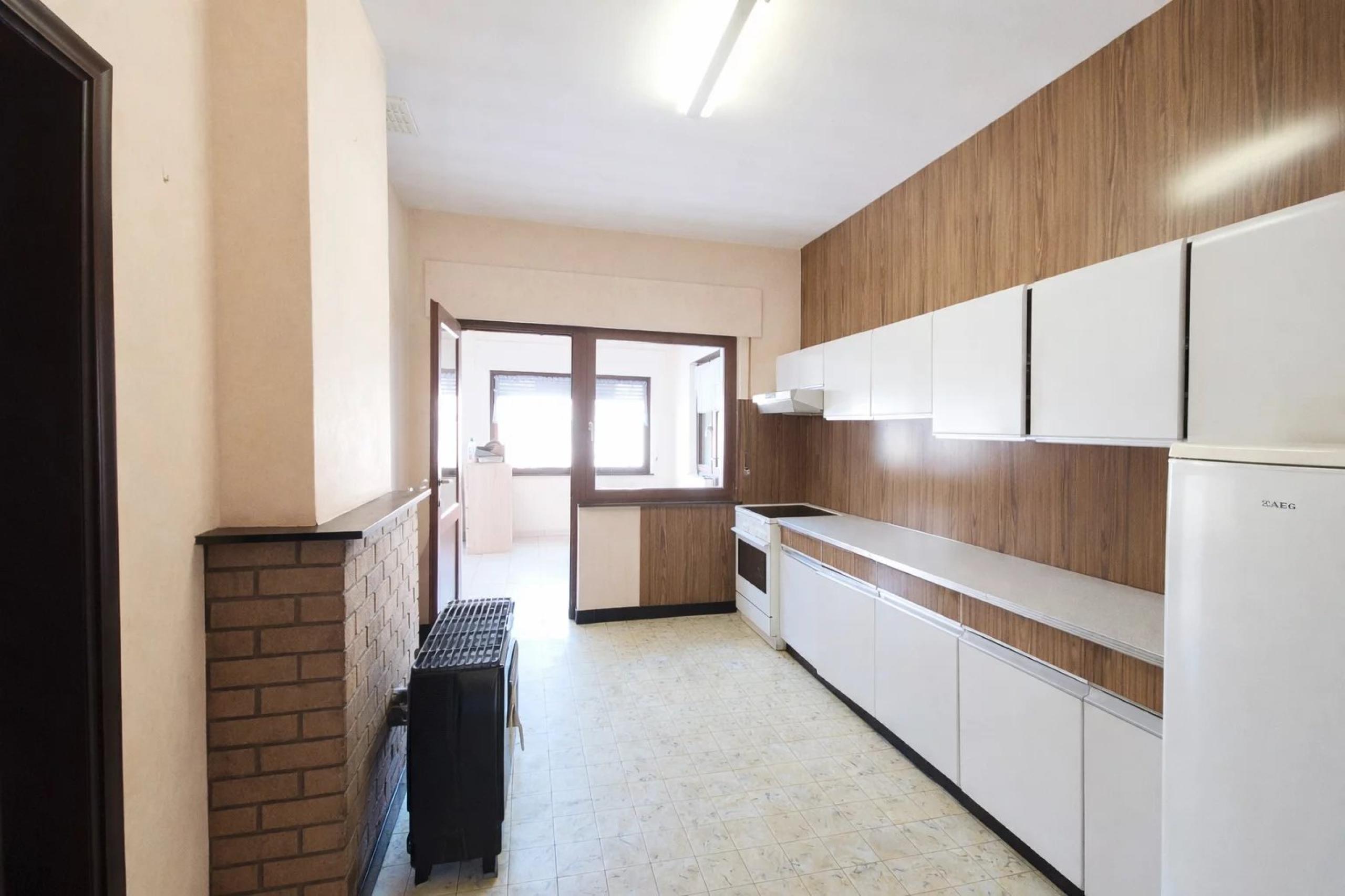 GLONS - Maison 4 façades, 3 chambres, à rafraîchir