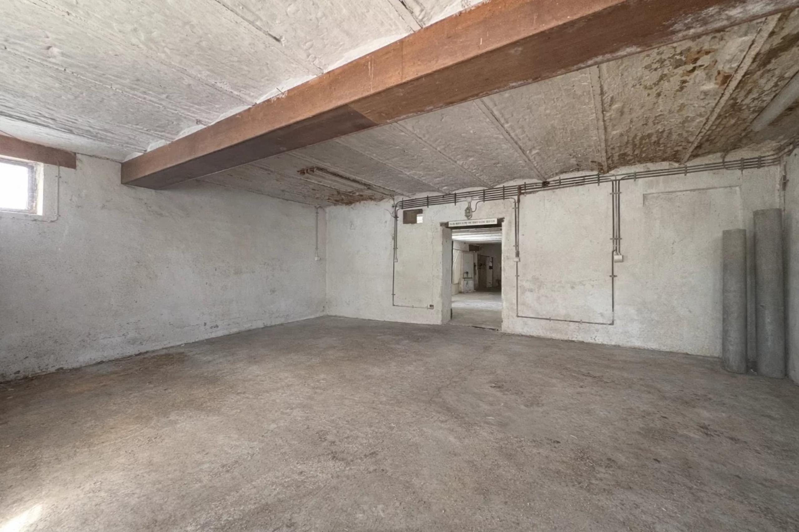 Grange à rénover entièrement avec fort potentiel