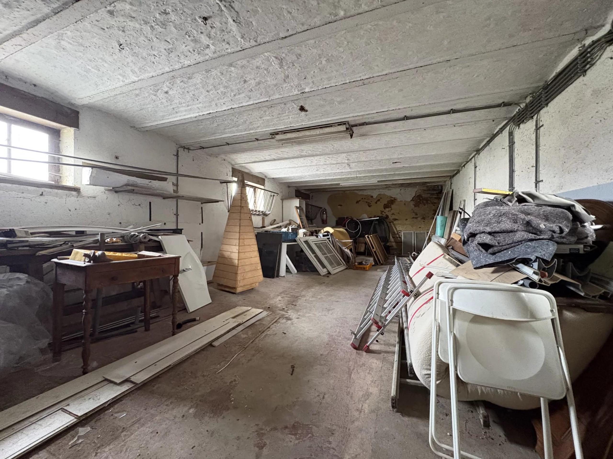 Grange à rénover entièrement avec fort potentiel