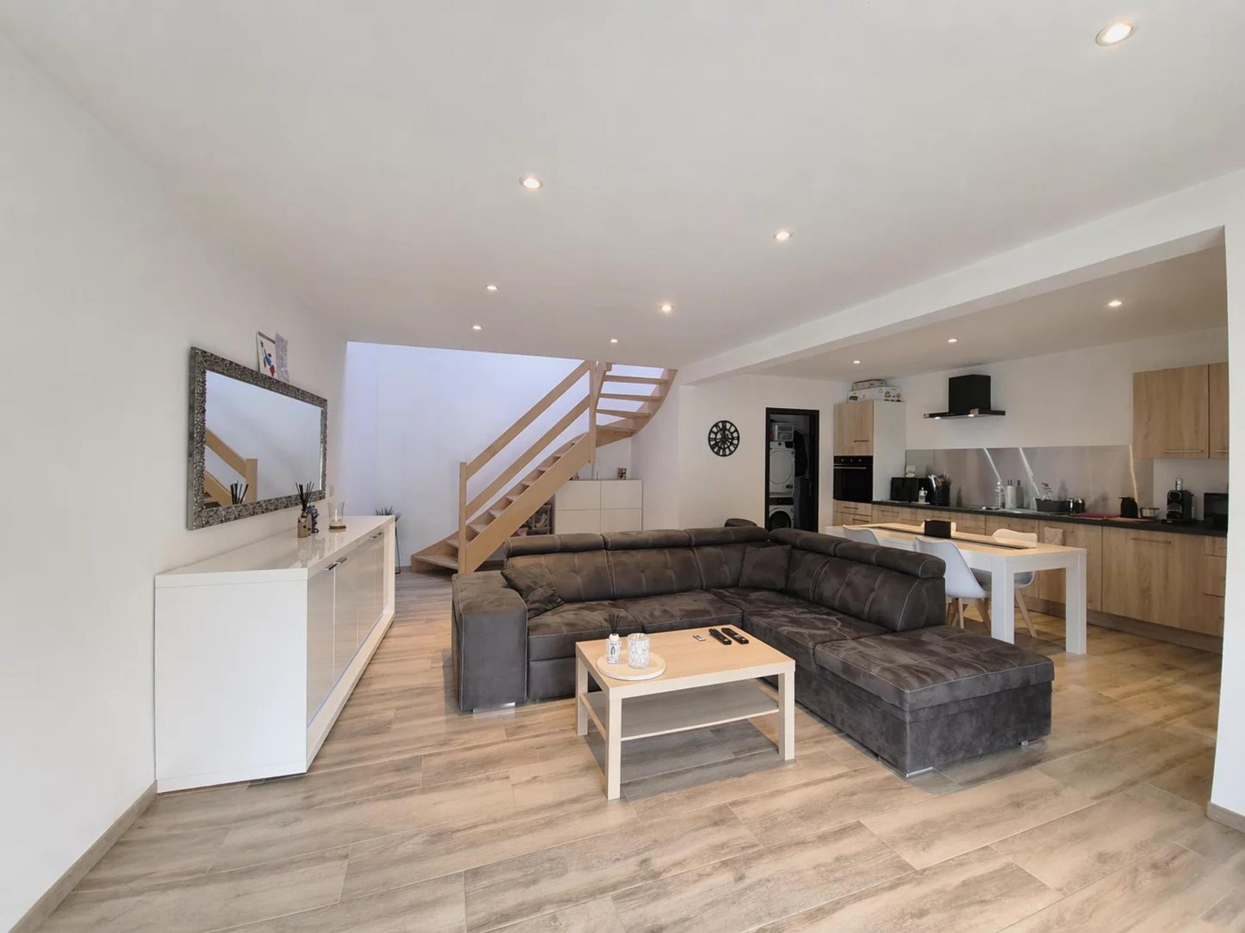 BOIRS - Maison 3 façades, 2 chambres, en très bon état