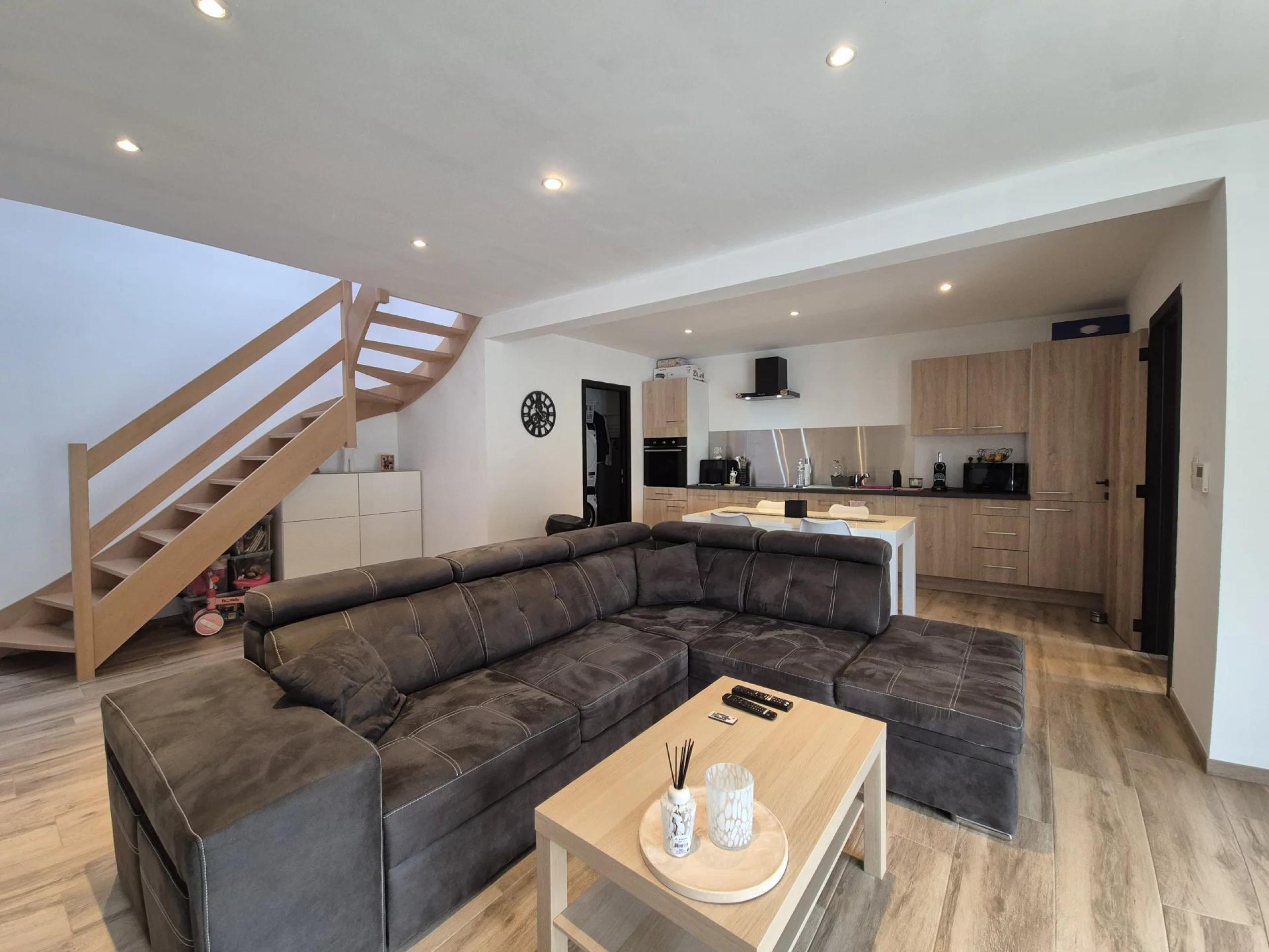 BOIRS - Maison 3 façades, 2 chambres, en très bon état