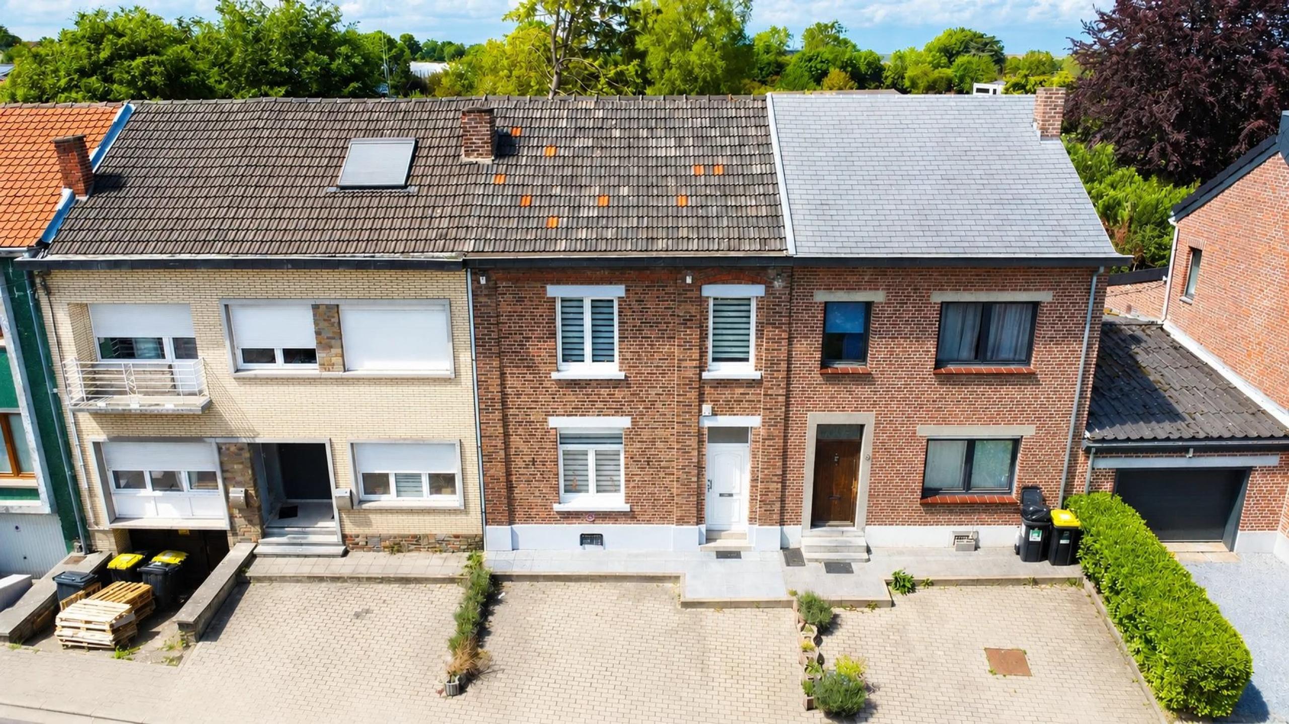 Agréable maison 2 façades, 2 chambres, bureau et jardin