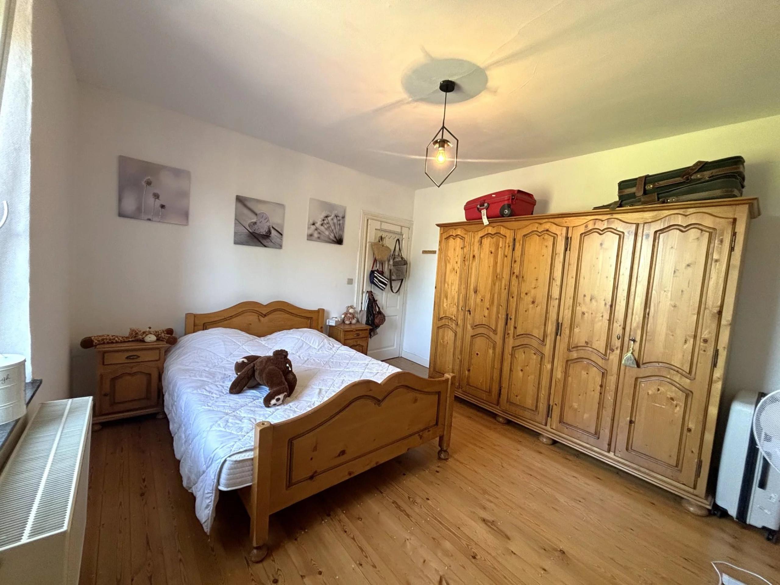 Agréable maison 2 façades, 2 chambres, bureau et jardin
