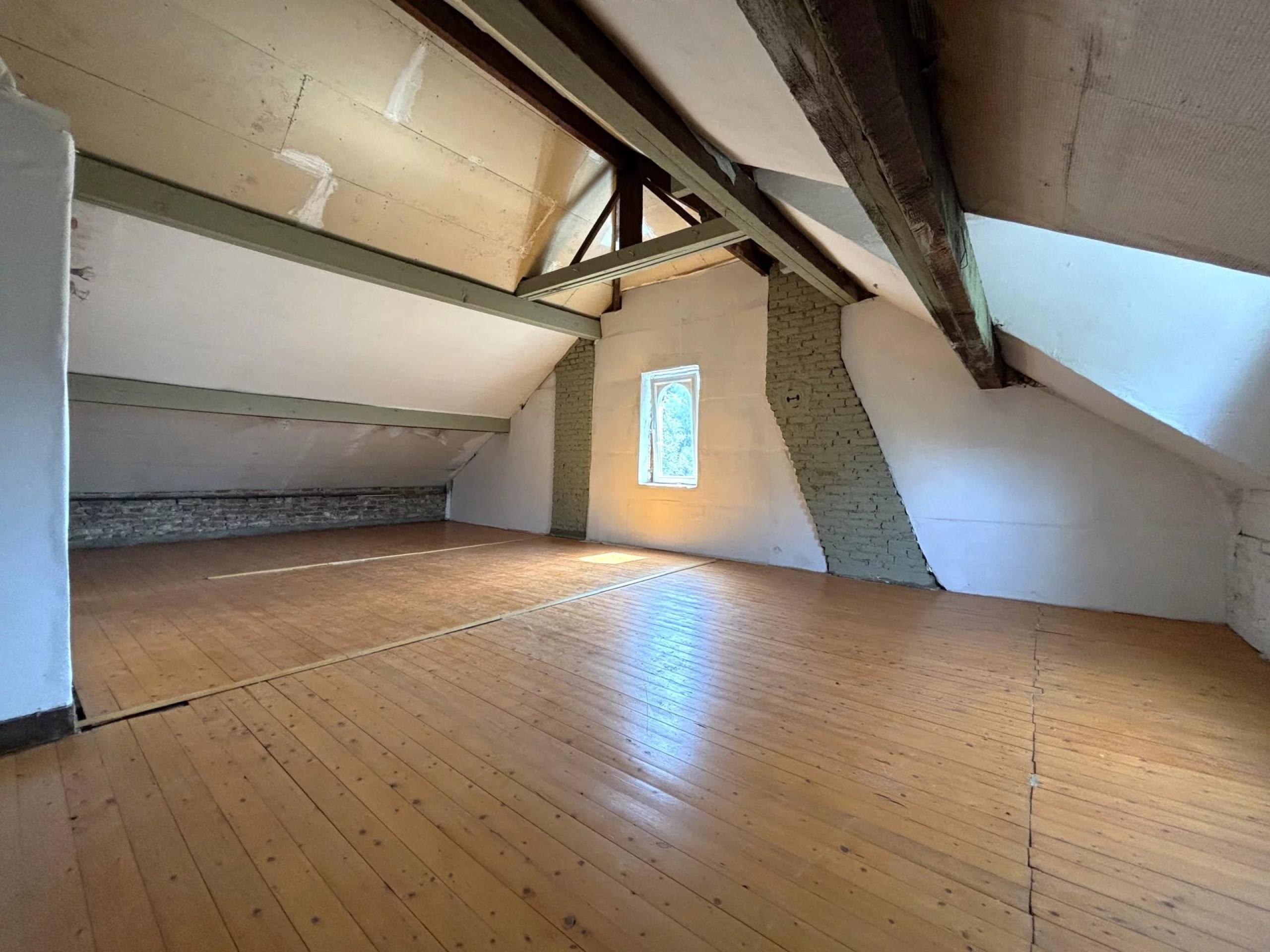 Charmante maison de maître 3 chambres, grenier aménageable, garage et jardin