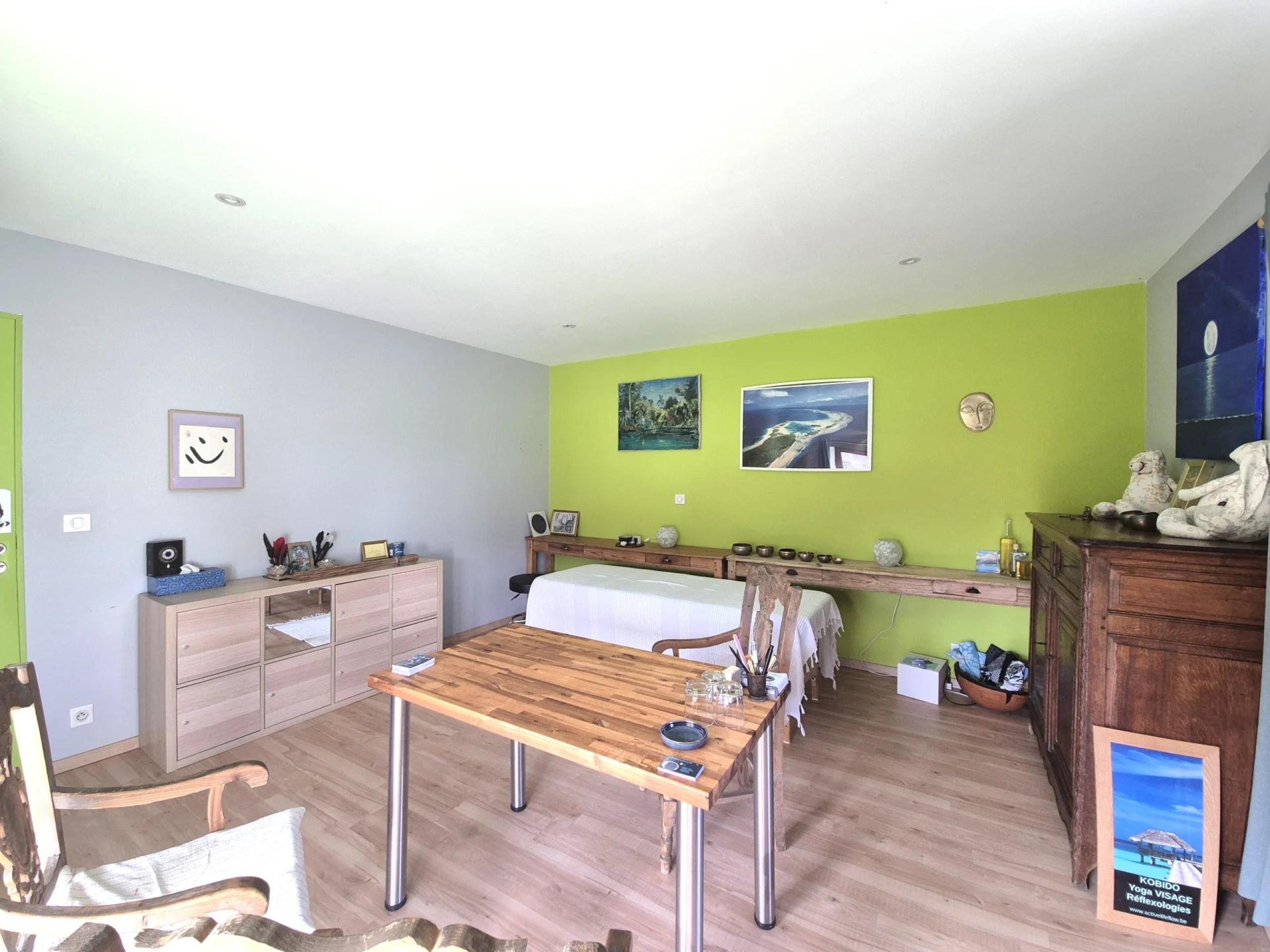 Ancienne ferme rénovée de ± 275 m², 5 chambres et jardin