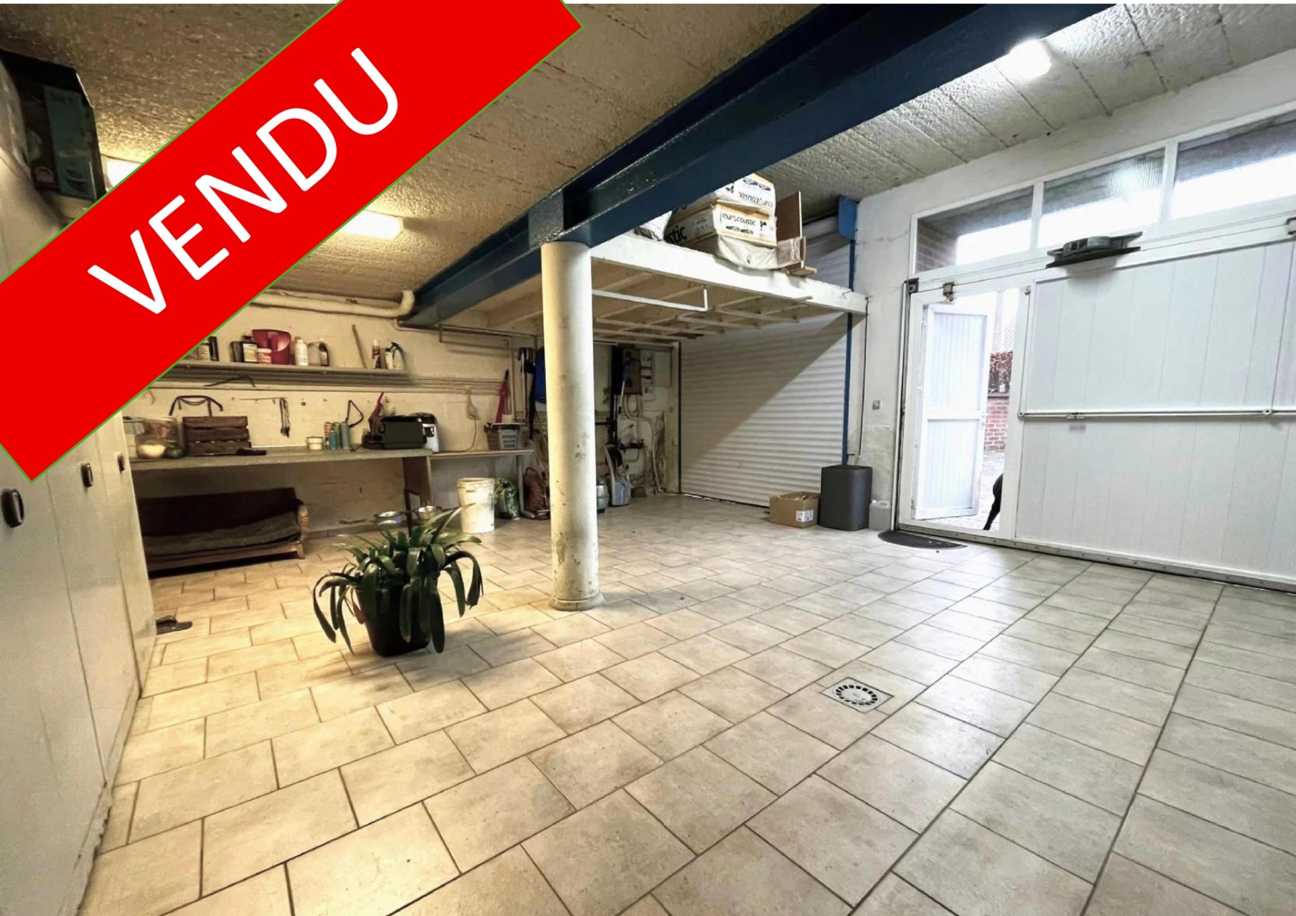 VENDU ! Villa 4 façades, jardin et garages