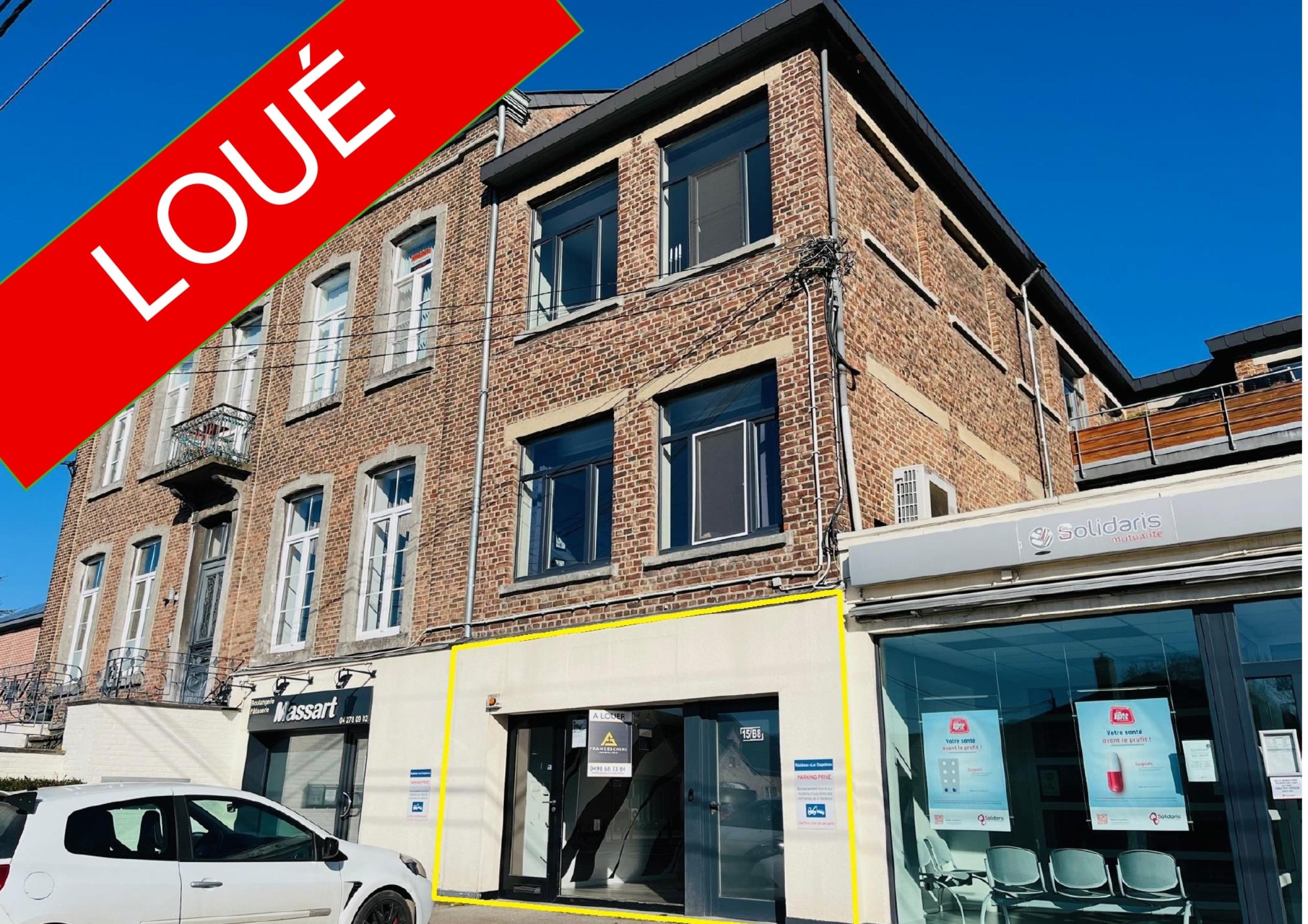 Loué ! Commerce +/- 73 m² situé en bord de grand route