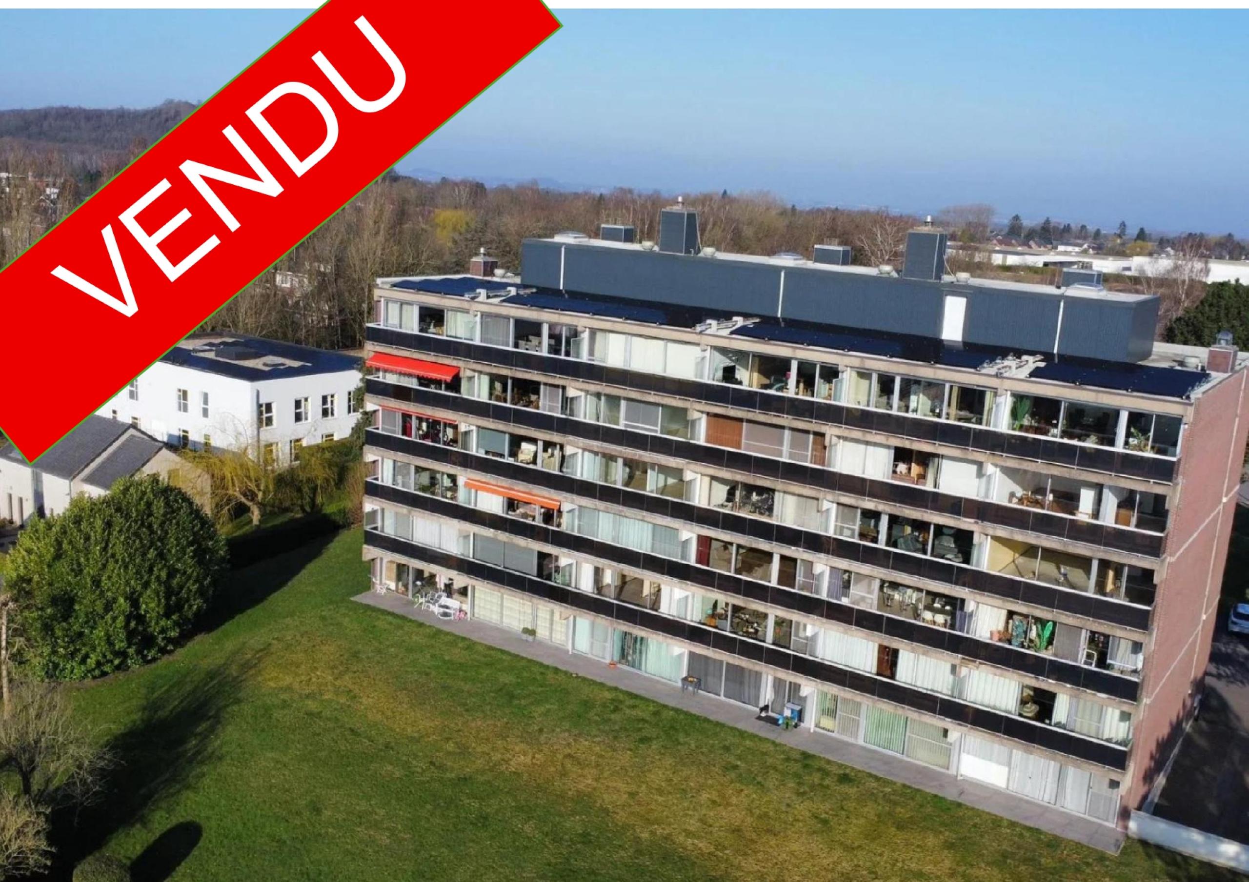 Vendu !  Bel appartement 2 chambres avec place de parking