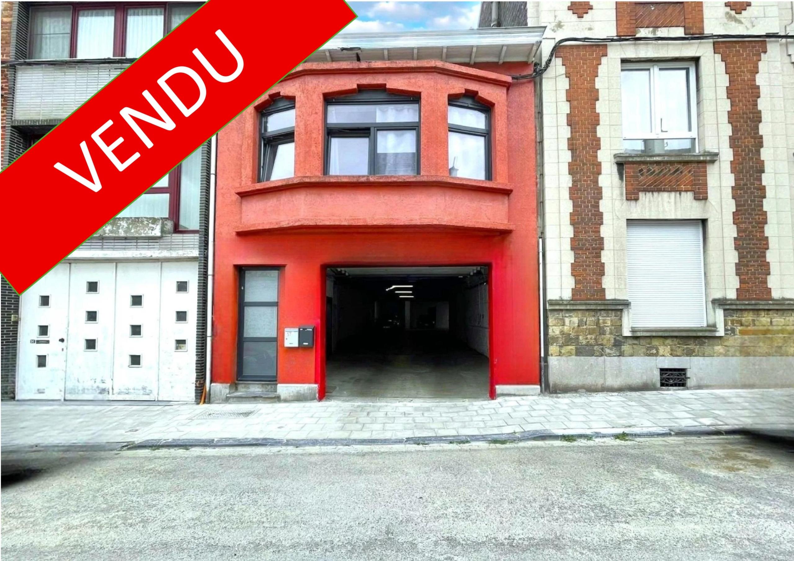 Vendu ! Spacieux garage +/-15 véhicules