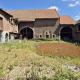 Superbe Ferme en Carré avec 7.823 m² de Terrain
