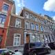 Immeuble 3 bureaux, 8 chambres, jardin