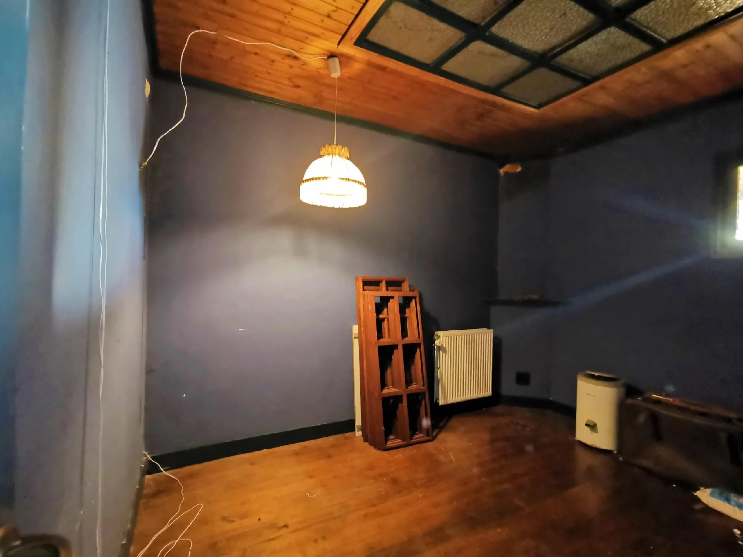 VENDU ! Lumineuse maison 2/3 chambres et cour.