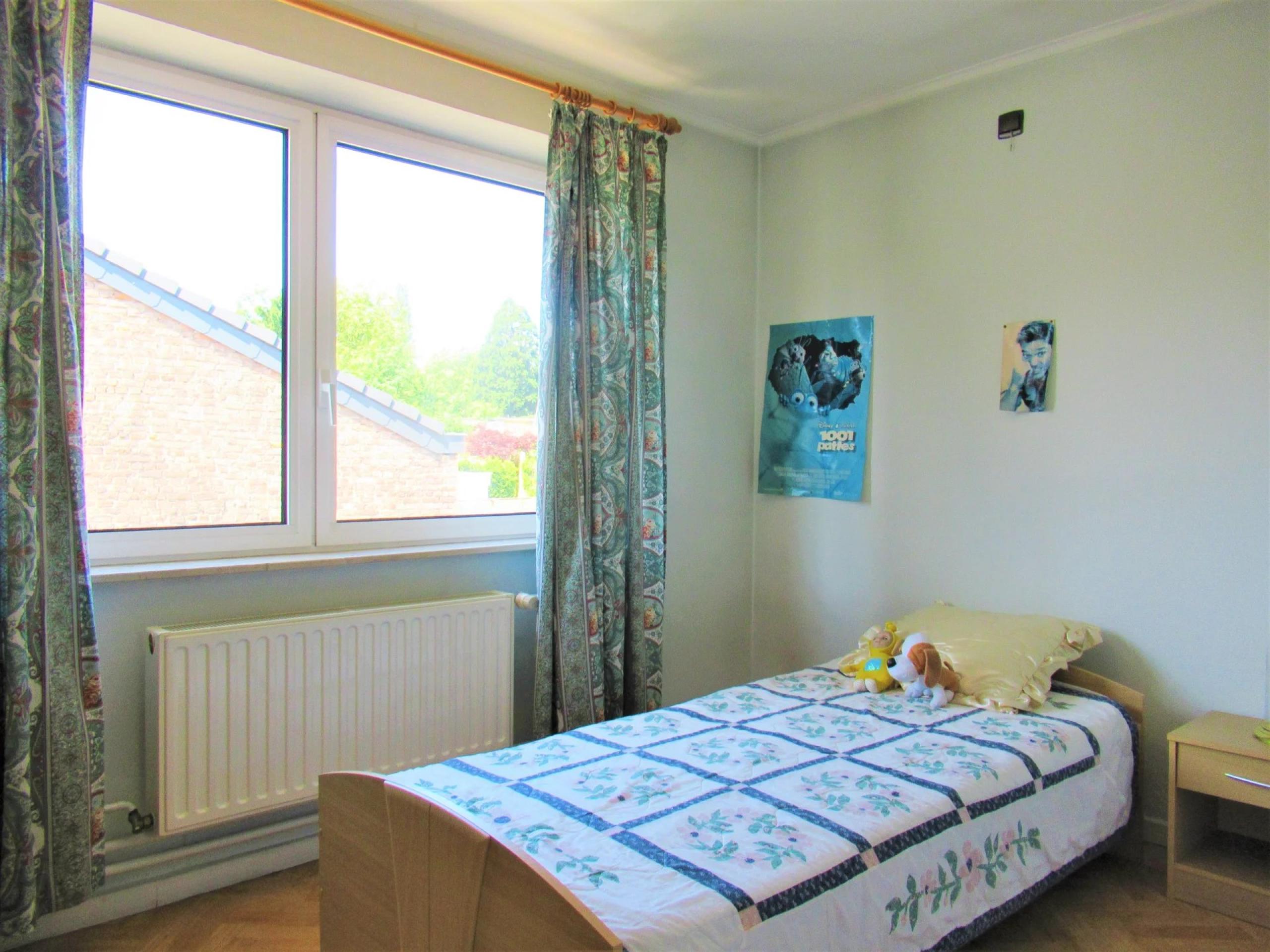 VENDU ! Spacieuse maison 4 chambres, garage, cour