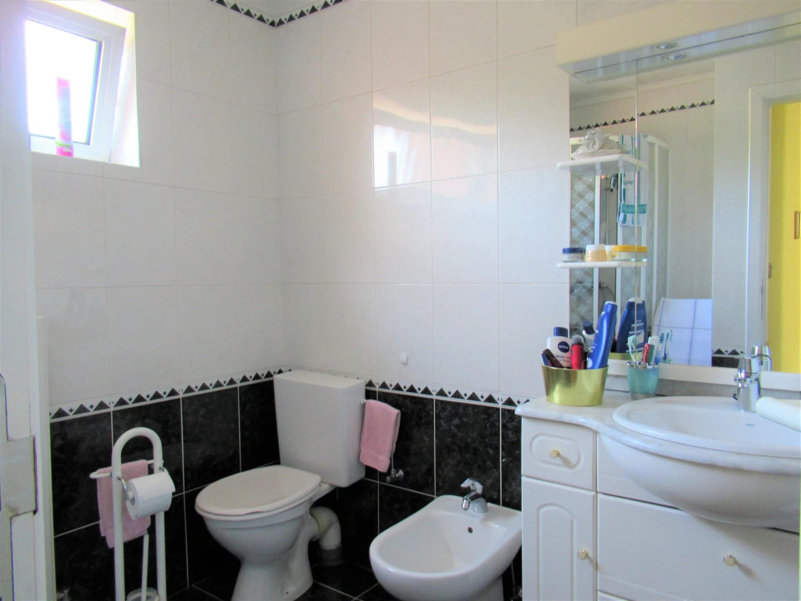 VENDU ! Spacieuse maison 4 chambres, garage, cour