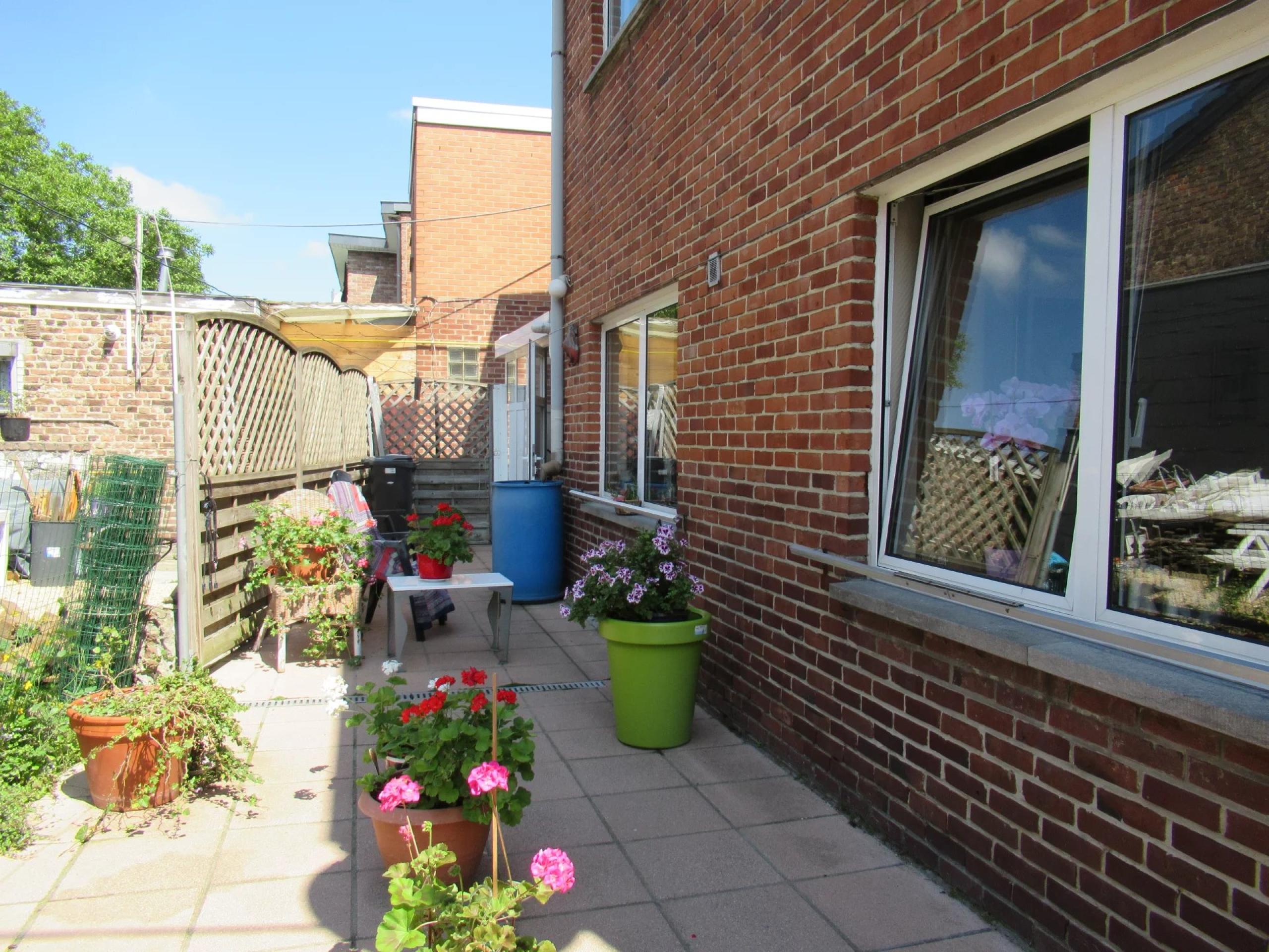 VENDU ! Spacieuse maison 4 chambres, garage, cour