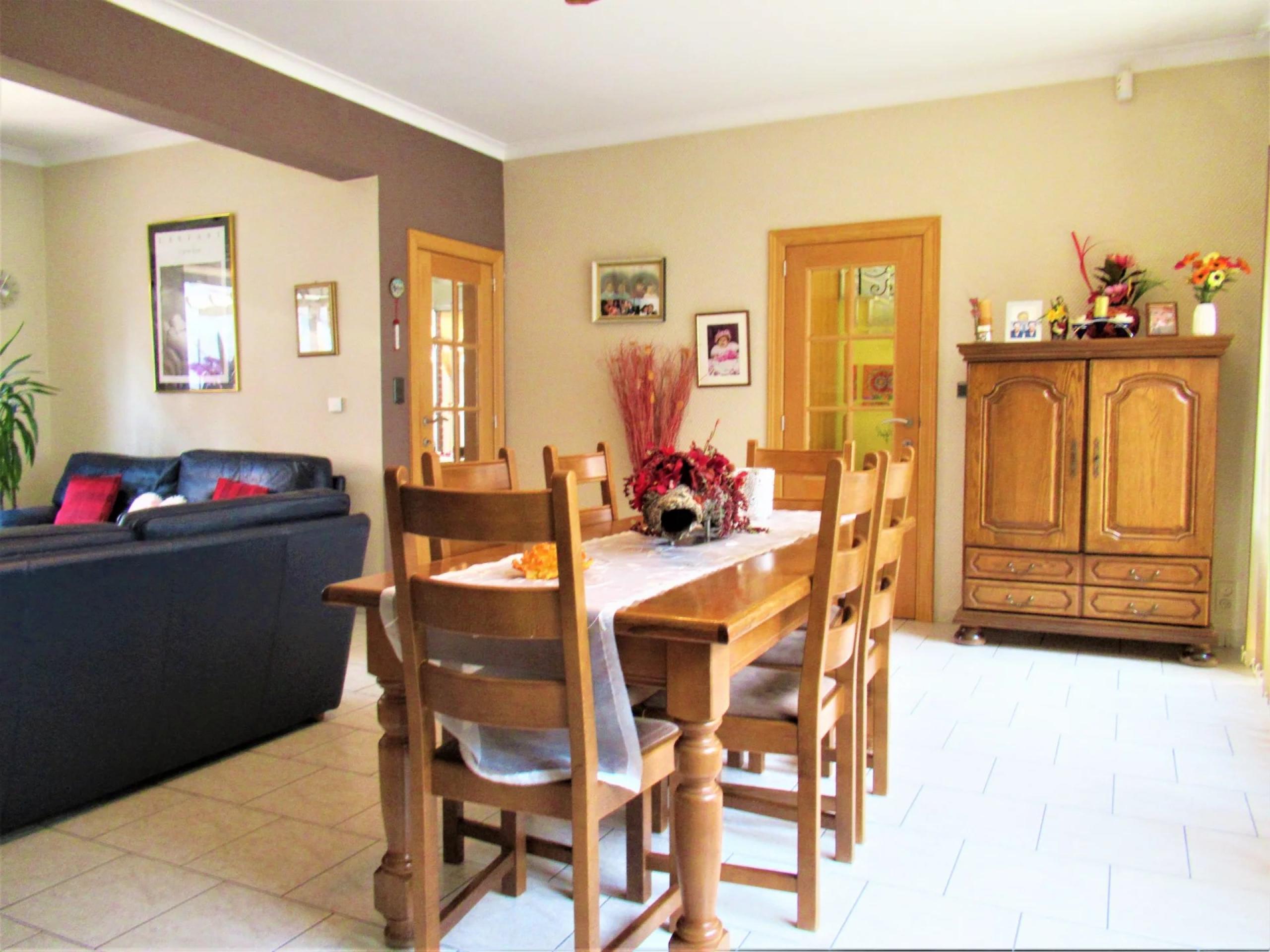VENDU ! Spacieuse maison 4 chambres, garage, cour