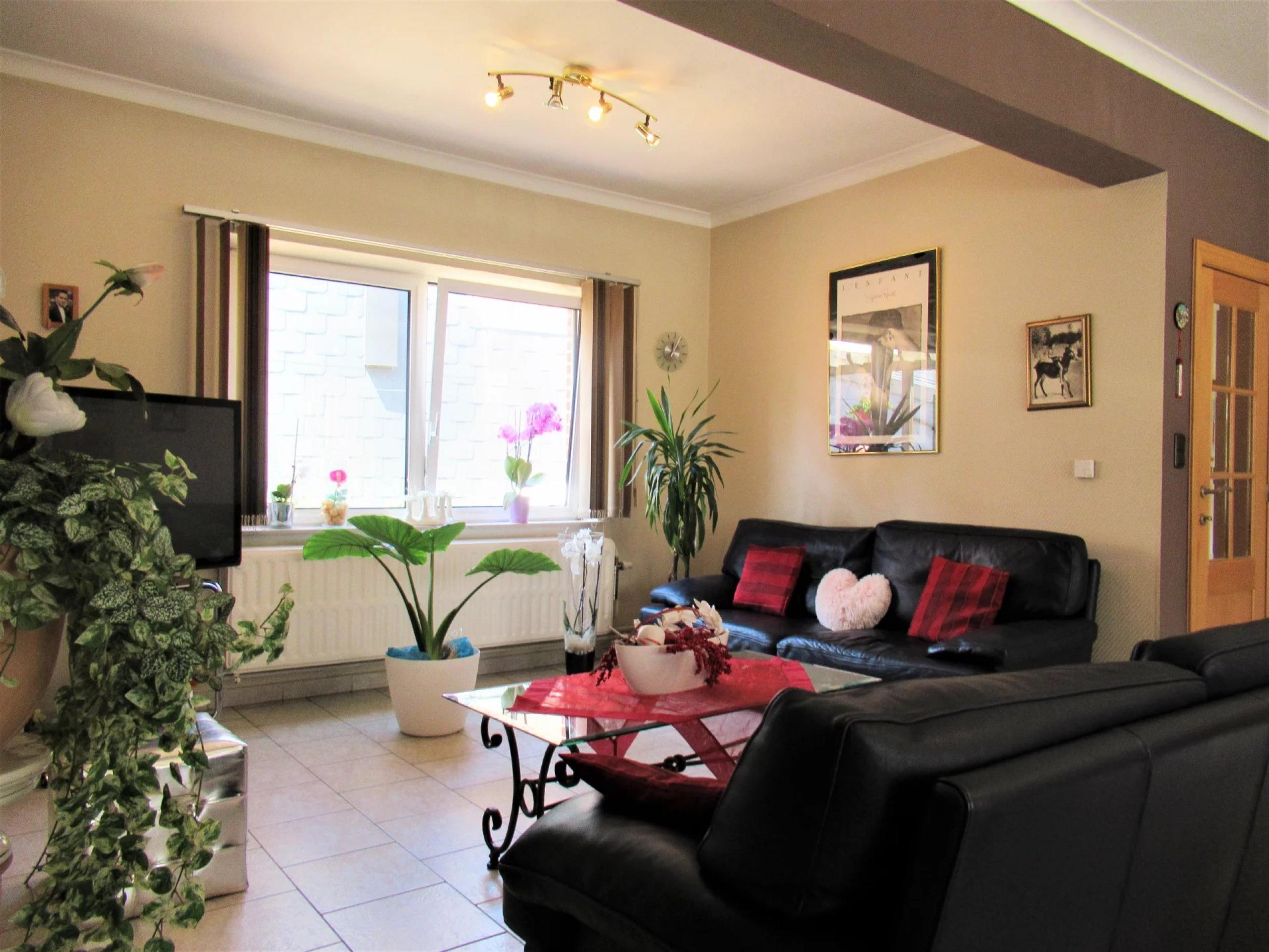 VENDU ! Spacieuse maison 4 chambres, garage, cour
