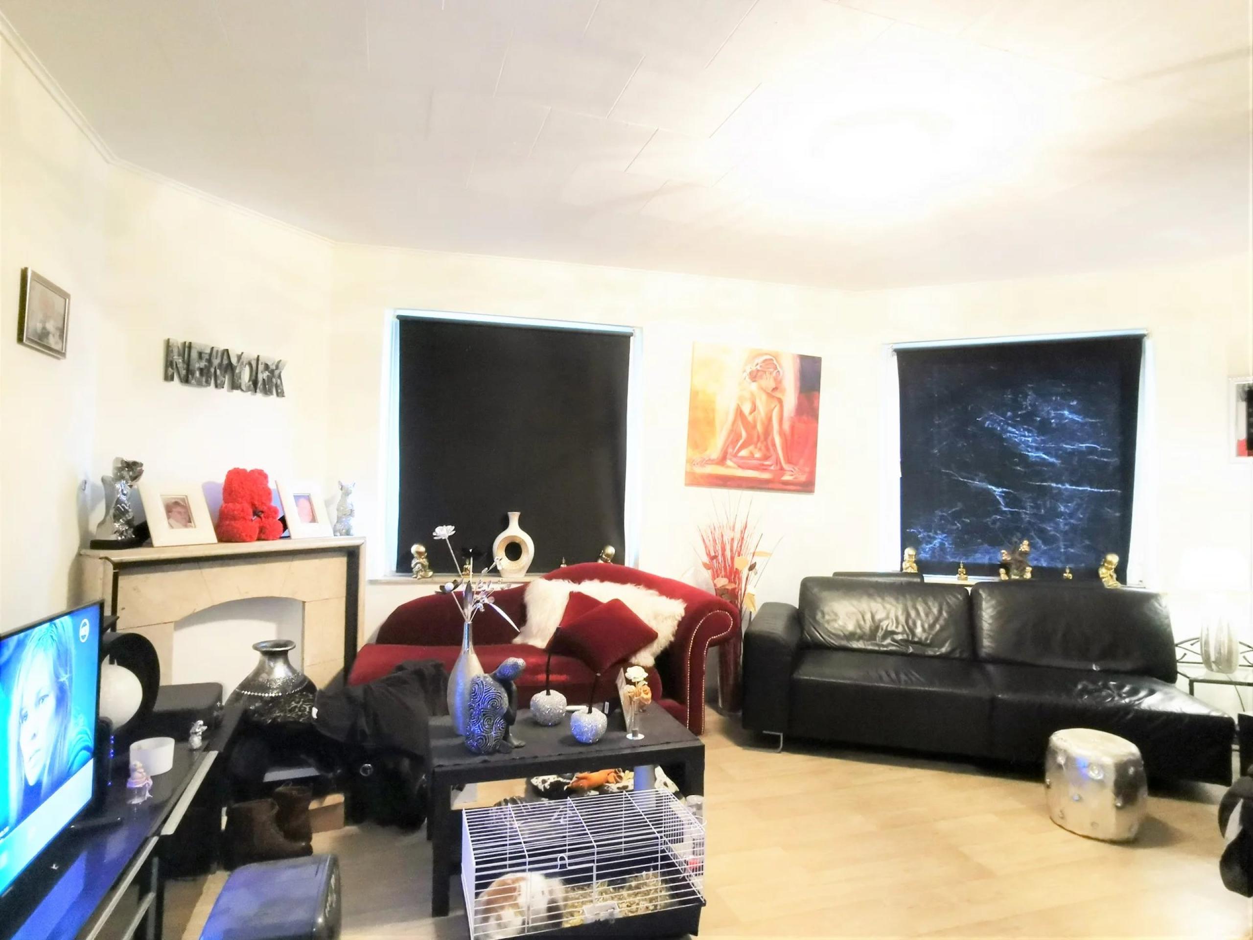 OPTION ! Immeuble: RDC, 5 appartements, garages