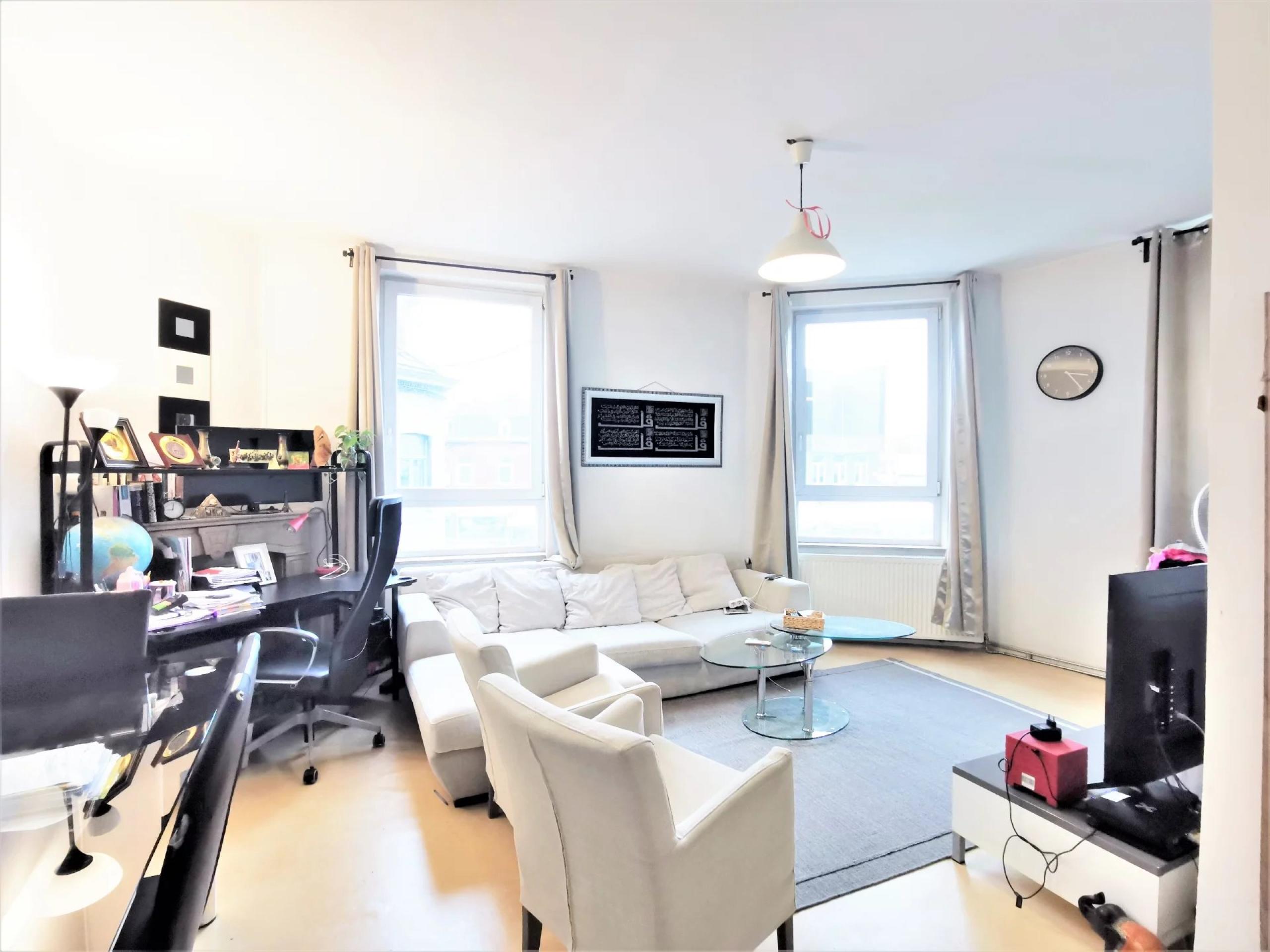 OPTION ! Immeuble: RDC, 5 appartements, garages