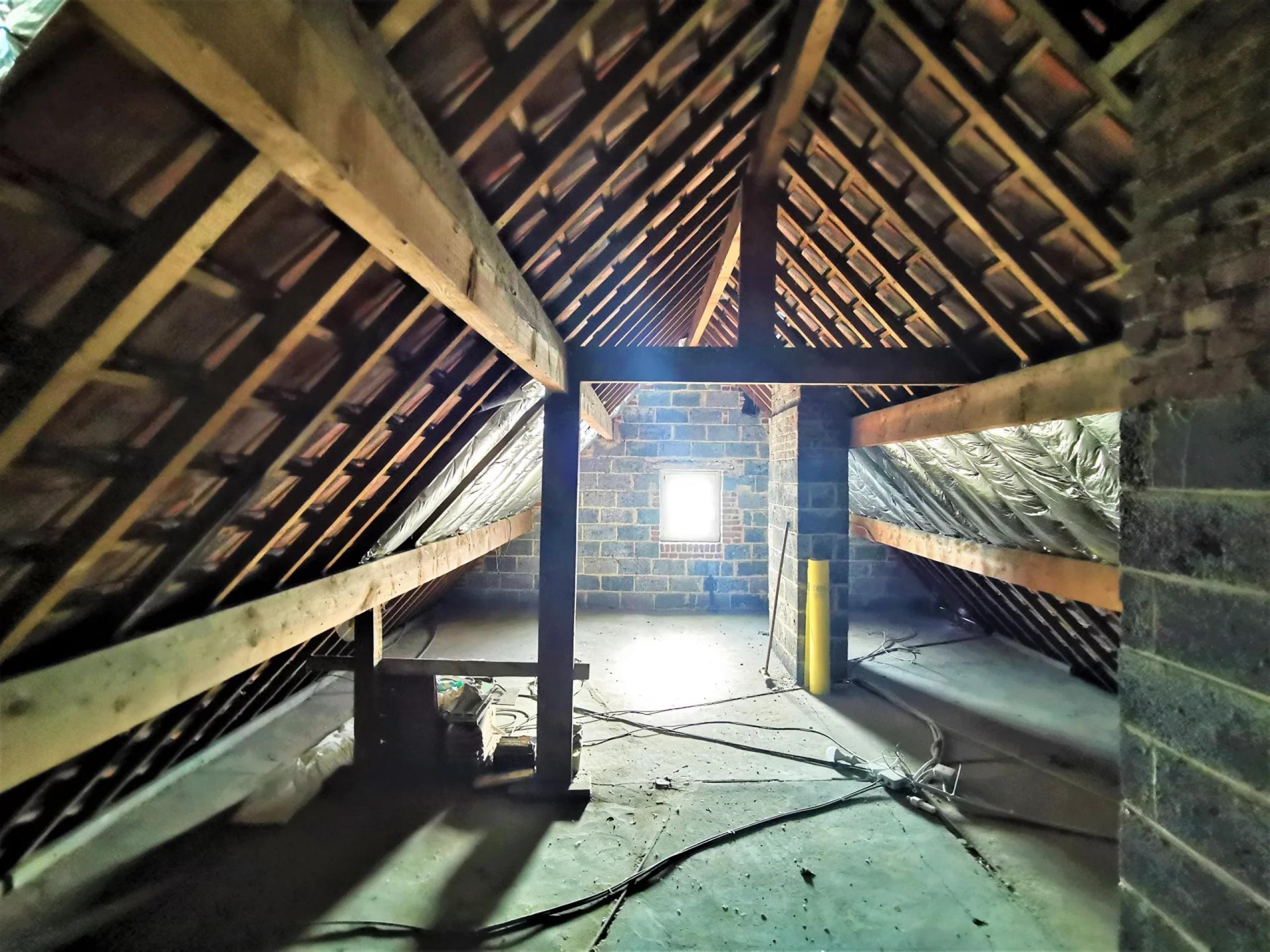VENDU ! Maison de ferme, 3 chambres, étable, prairie