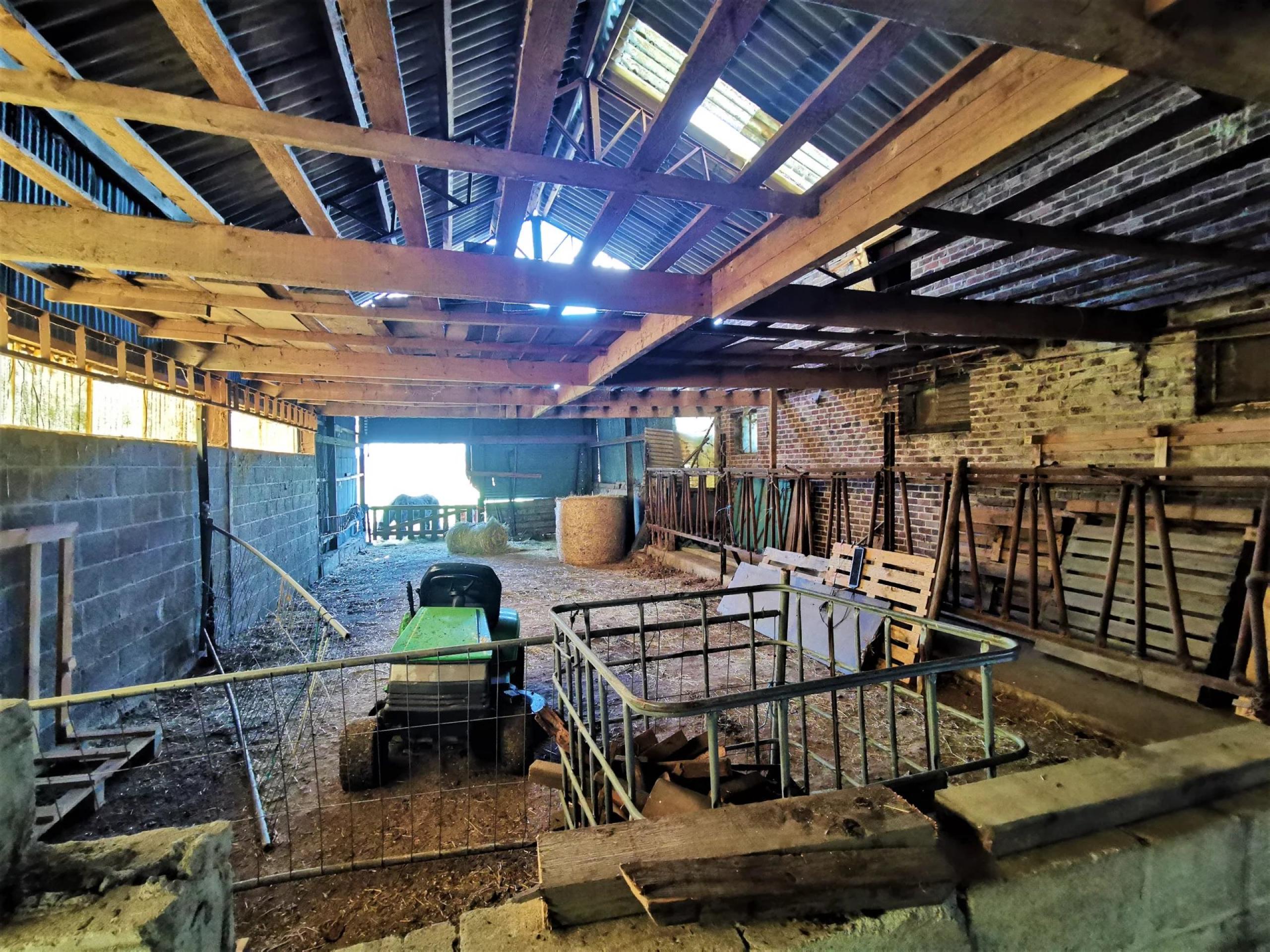 VENDU ! Maison de ferme, 3 chambres, étable, prairie