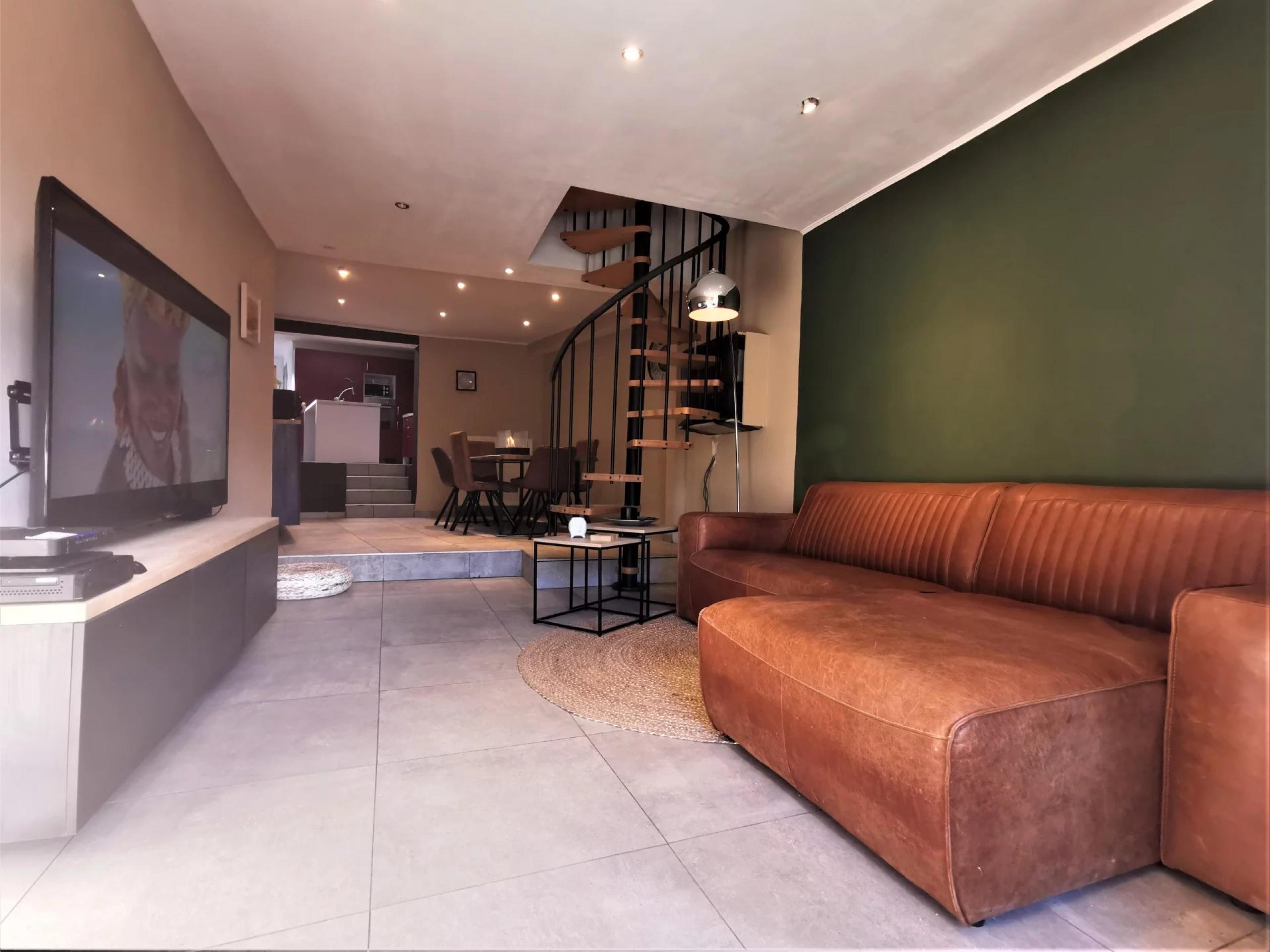 VENDU ! Maison mitoyenne, 3 chambres, jardin et garage