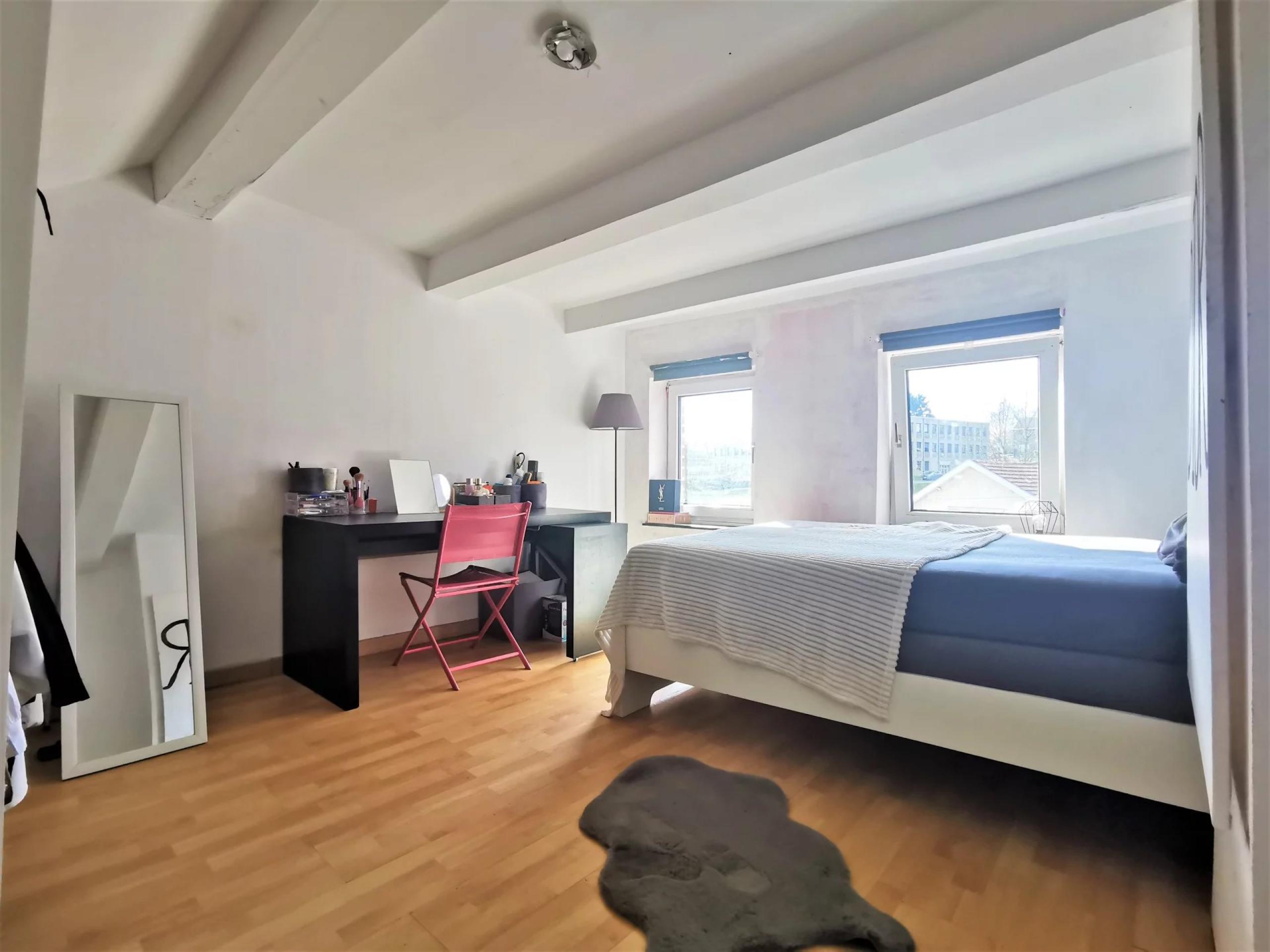 VENDU ! Maison mitoyenne, 3 chambres, jardin et garage