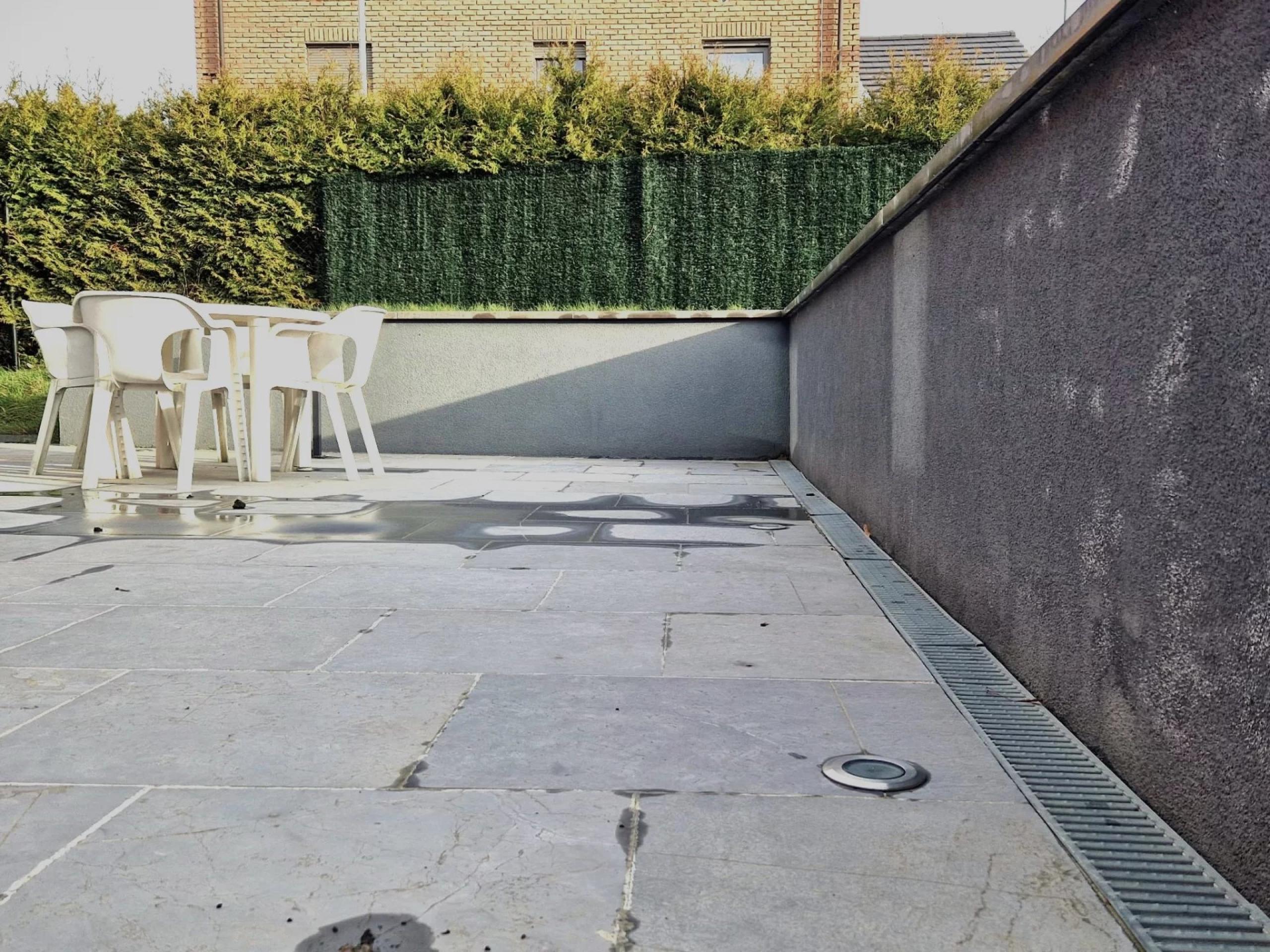 OPTION ! Villa 3 façades, 4 chambres et garage