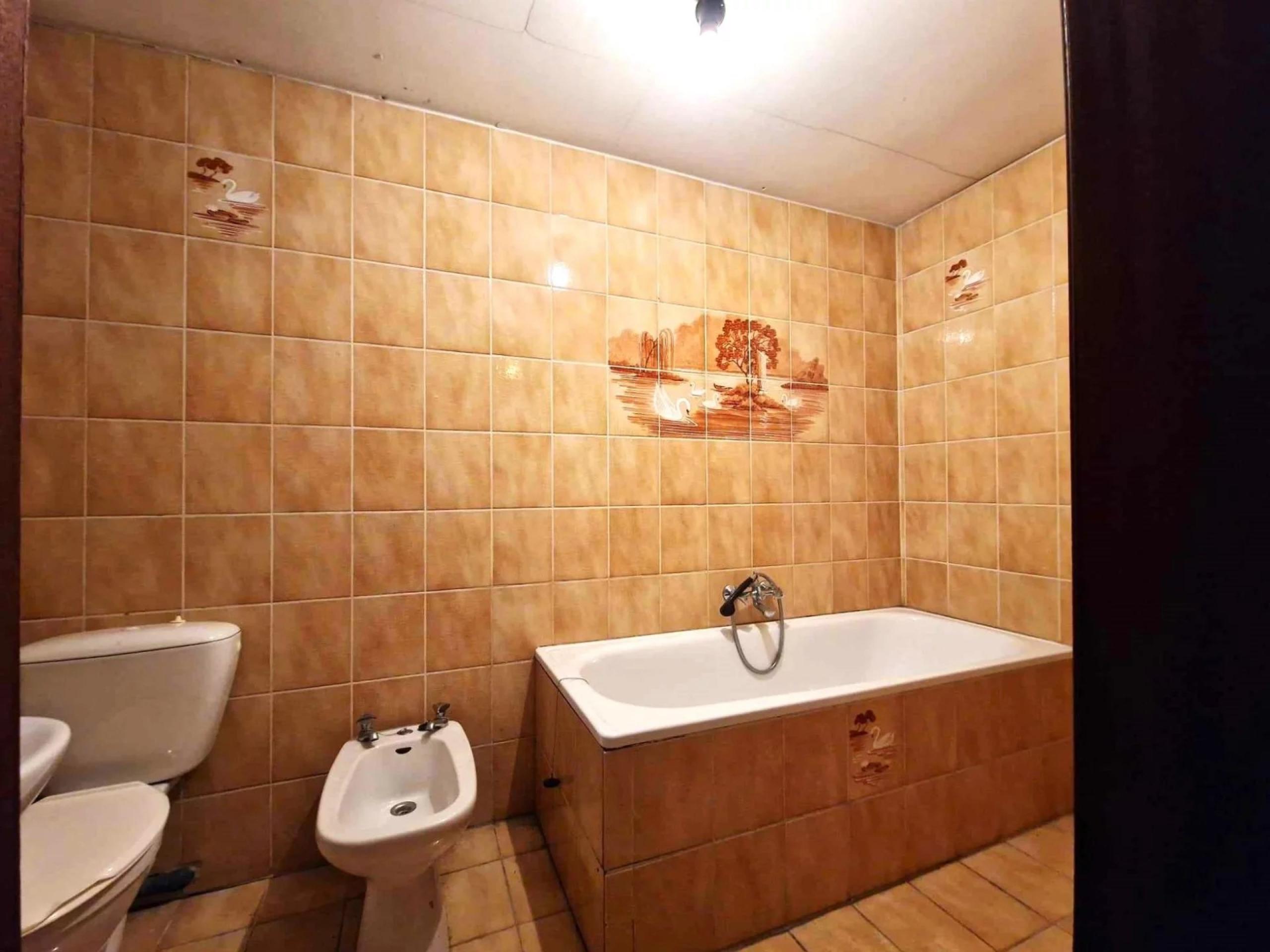 Maison mitoyenne à rénover, 3 chambres