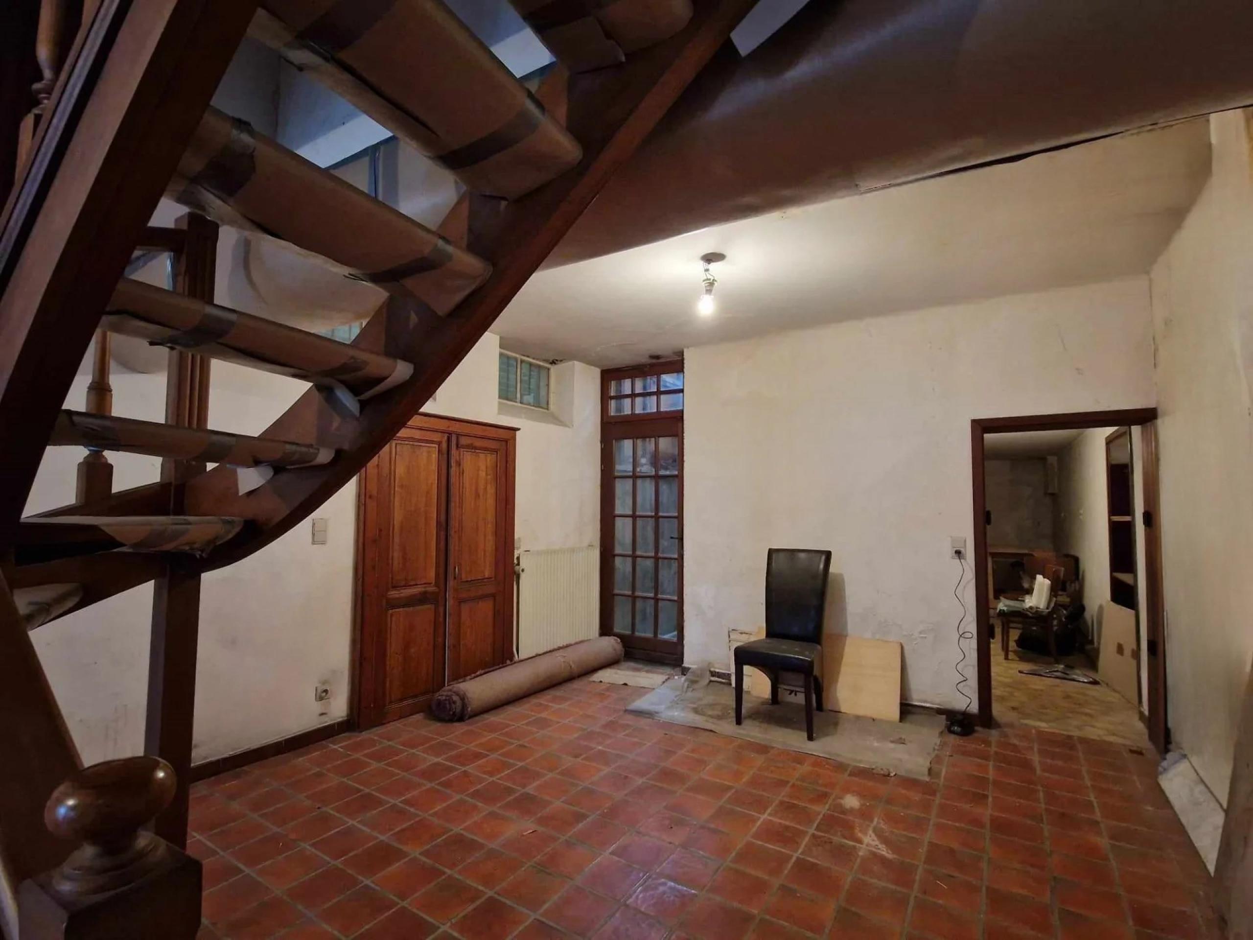 Maison mitoyenne à rénover, 3 chambres