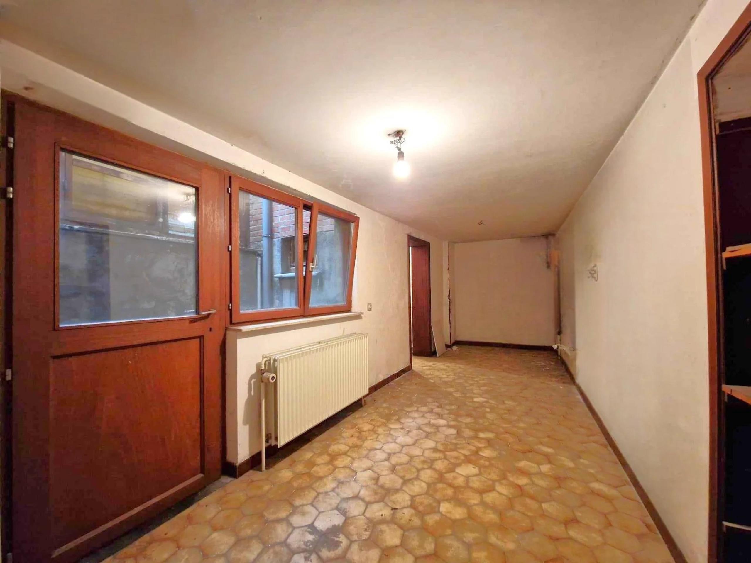 Maison mitoyenne à rénover, 3 chambres