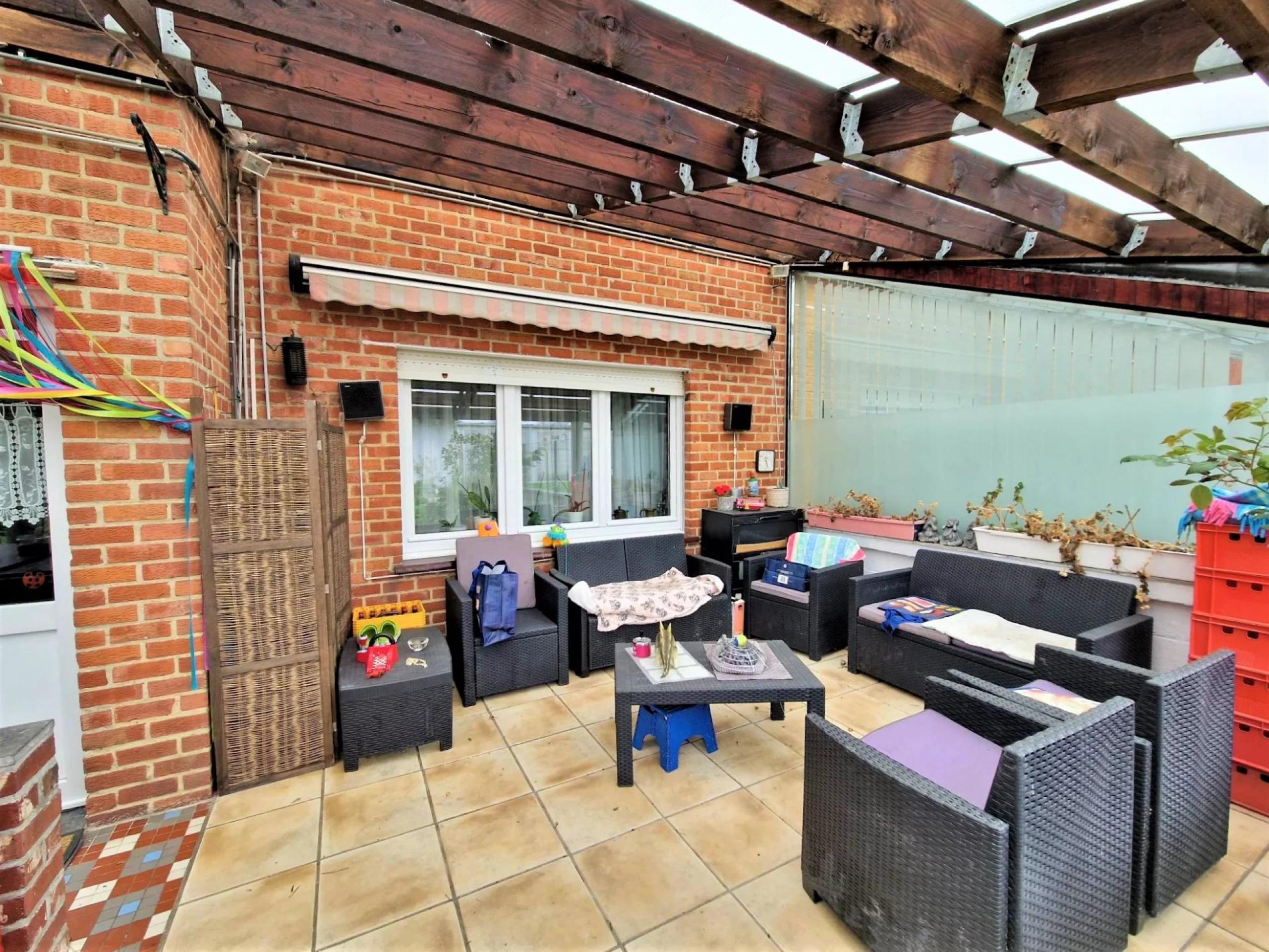 Vendu ! Maison 3 façades, 3 chambres, garage et jardin
