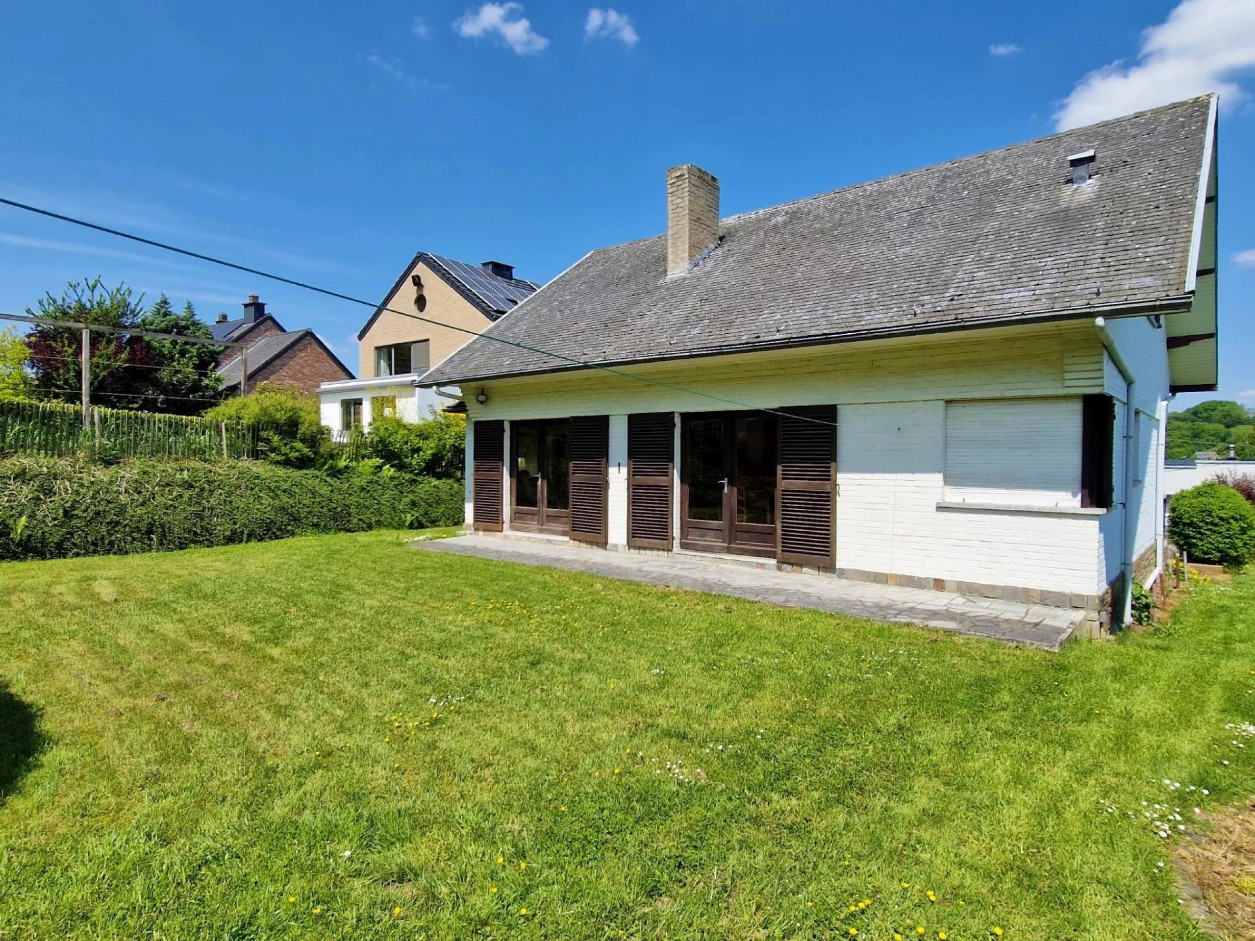 VENDU ! Villa 4 façades, jardin et garages