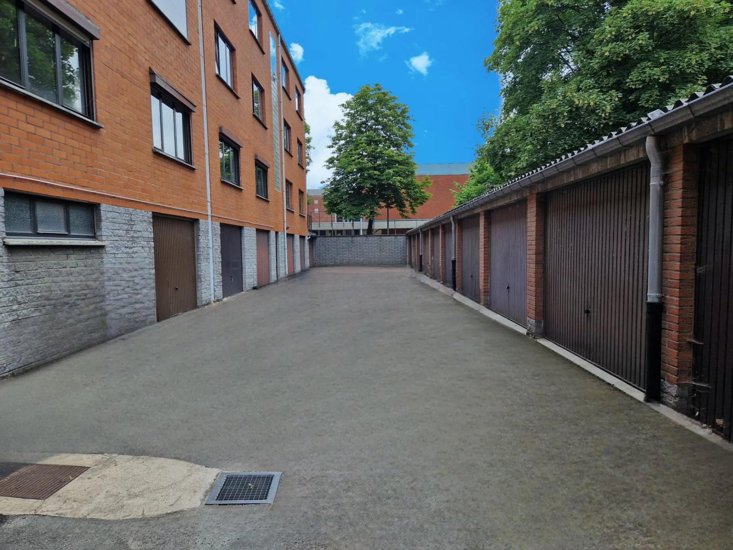 Vendu ! Appartement RDC, 2 chambres, garage
