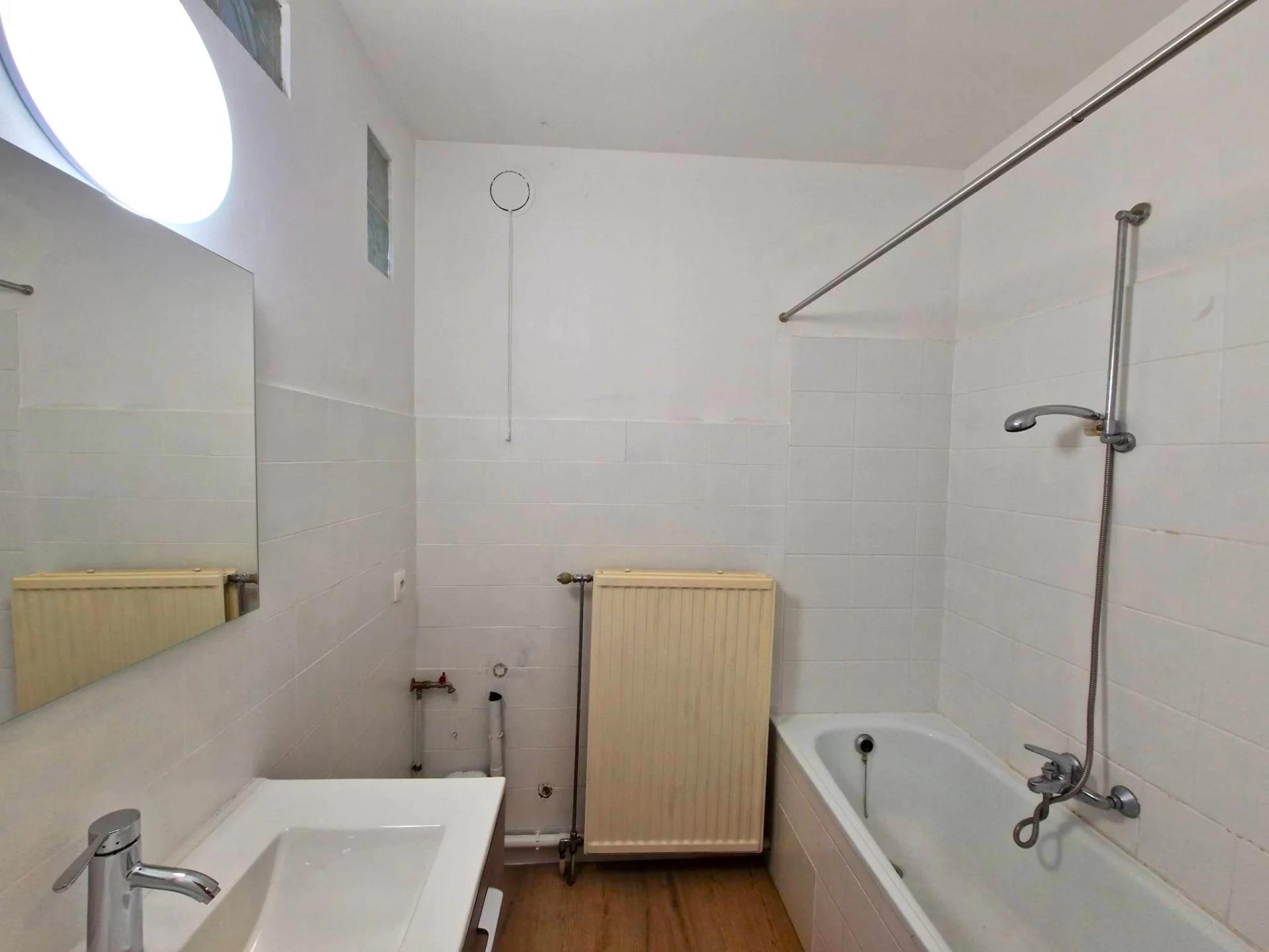 Vendu ! Appartement RDC, 2 chambres, garage