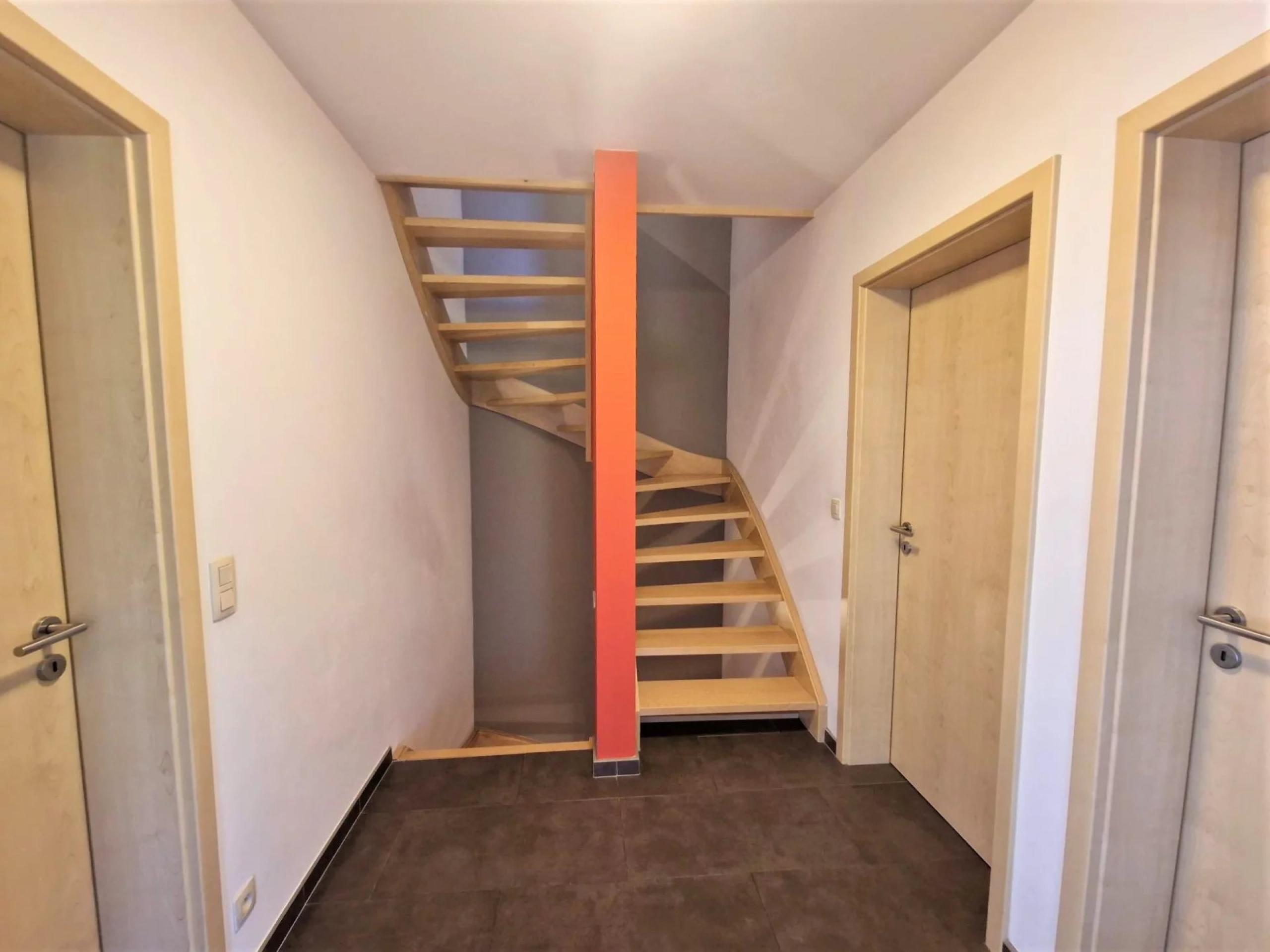 Vendu sans conditions! Maison 3 façades, 3 chambres et jardin