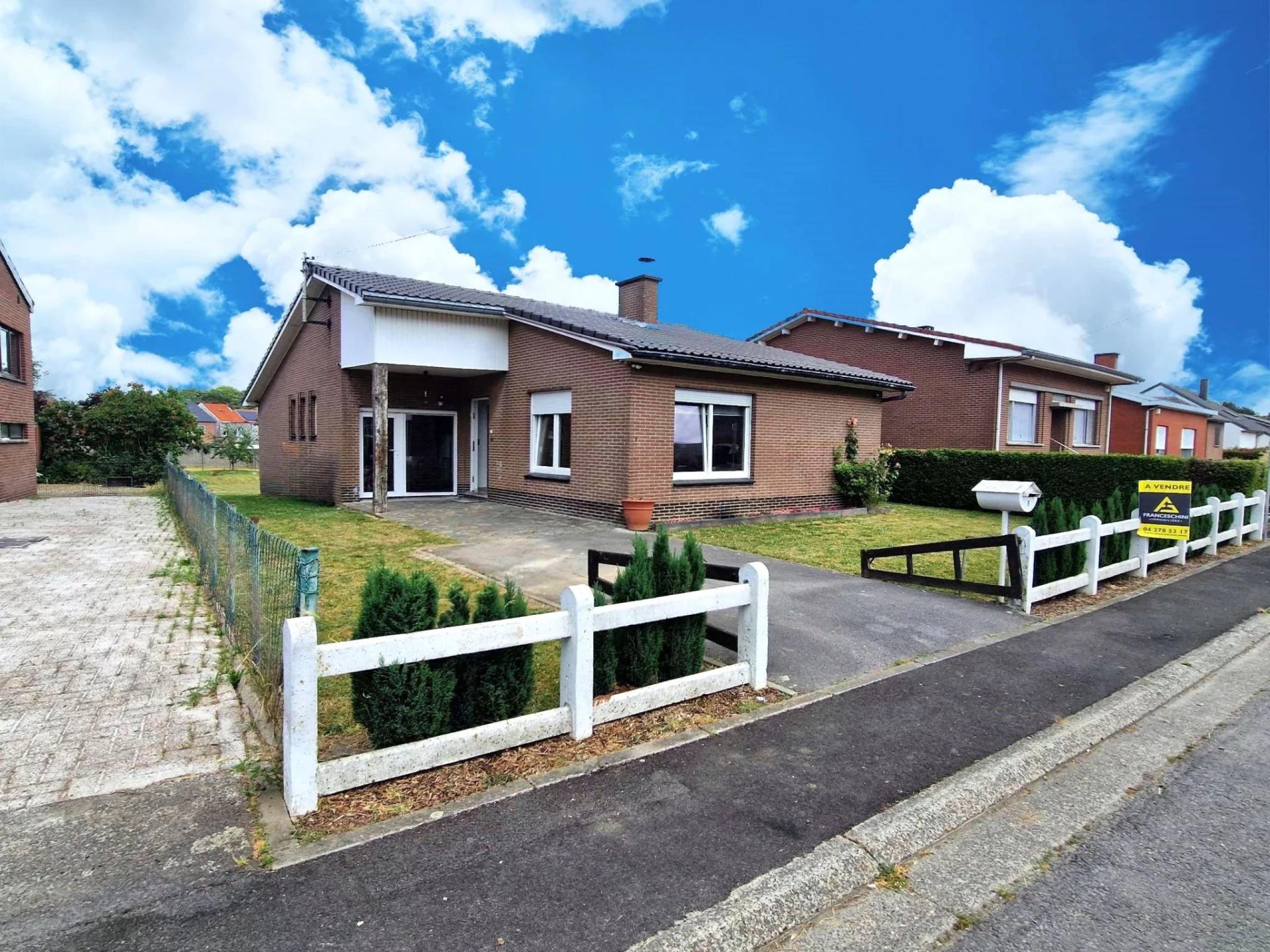 Bungalow 3 chambres, garage et jardin