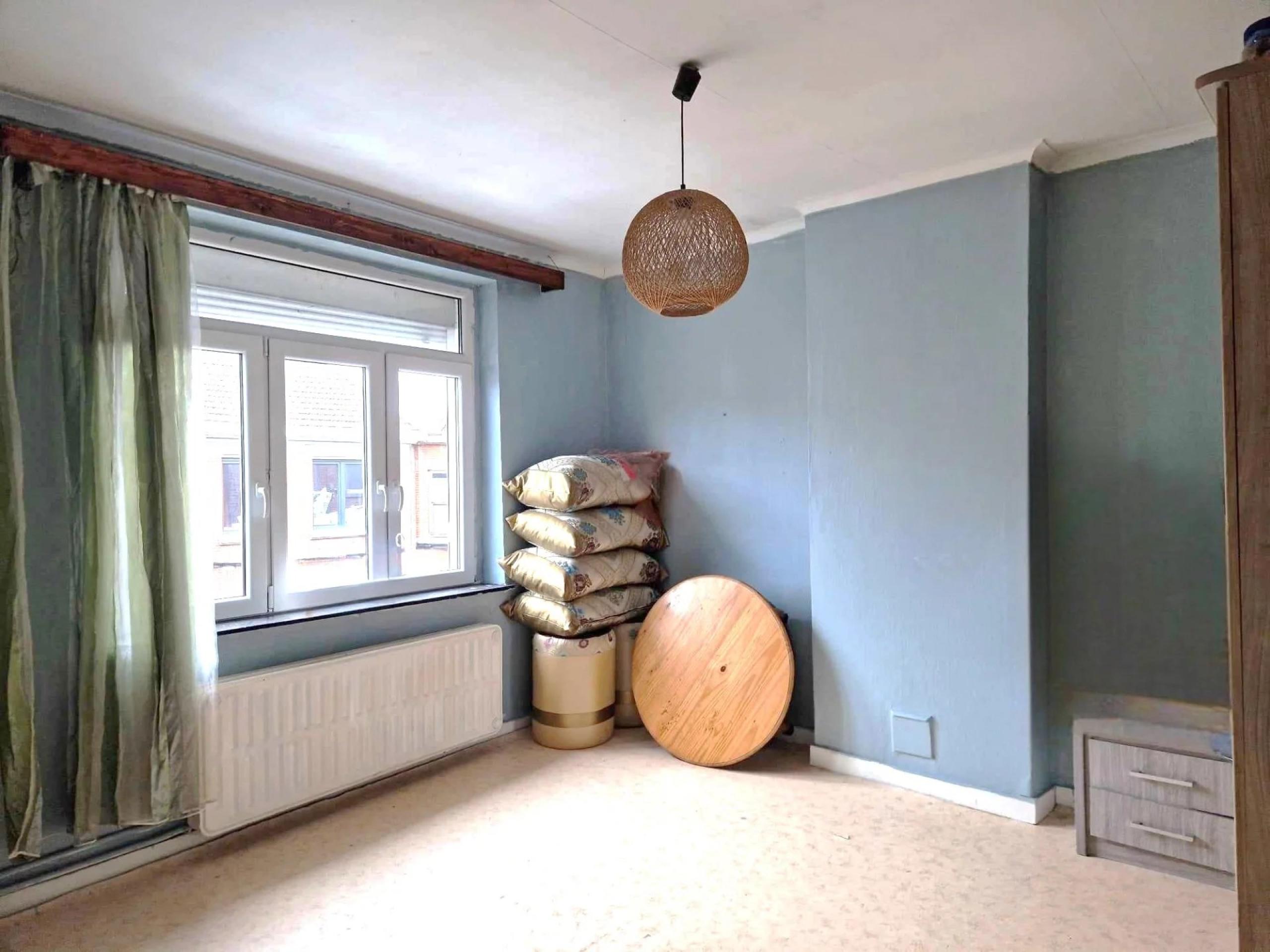 Duplex et rez-de-chaussée commercial avec cours