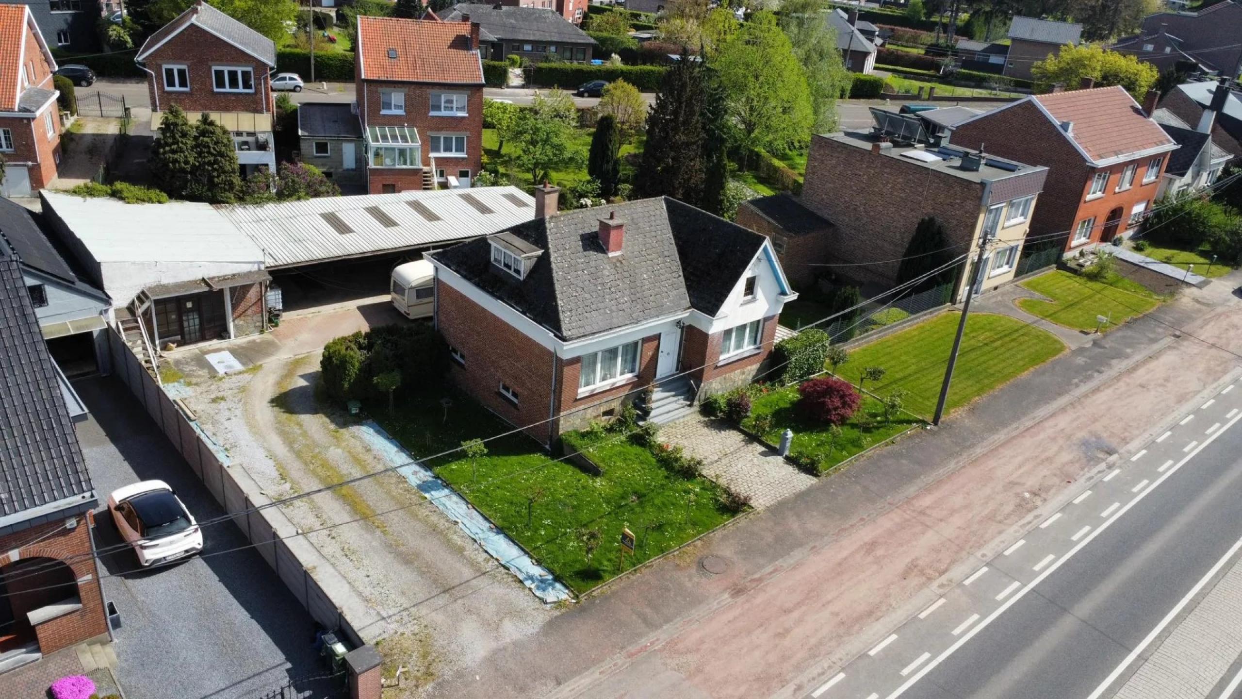 VENDU ! VENDU ! Villa 3/4 chambres avec garage et entrepôt