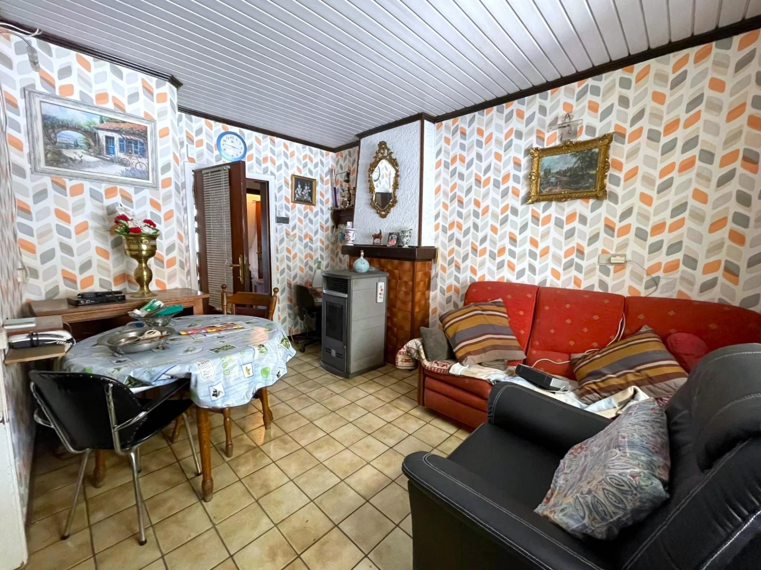 VENDU ! VENDU ! Villa 3/4 chambres avec garage et entrepôt