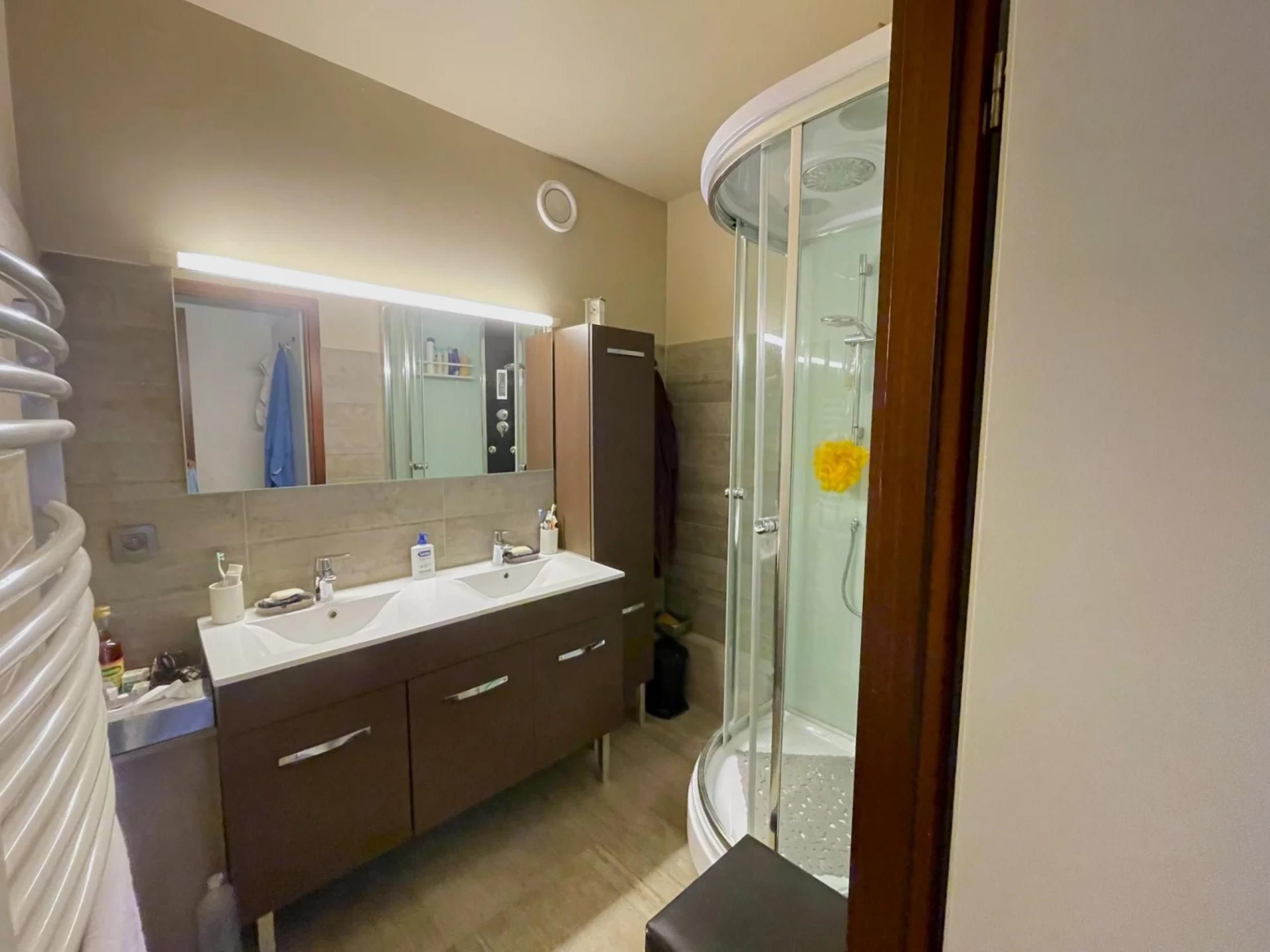 Vendu !  Bel appartement 2 chambres avec place de parking