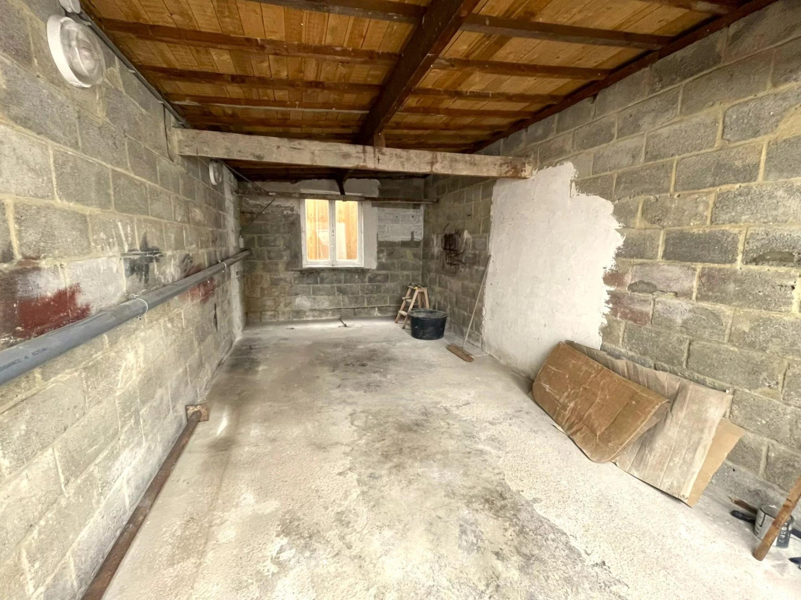 Loué ! Loué ! Maison 2 chambres + bureau  et garage