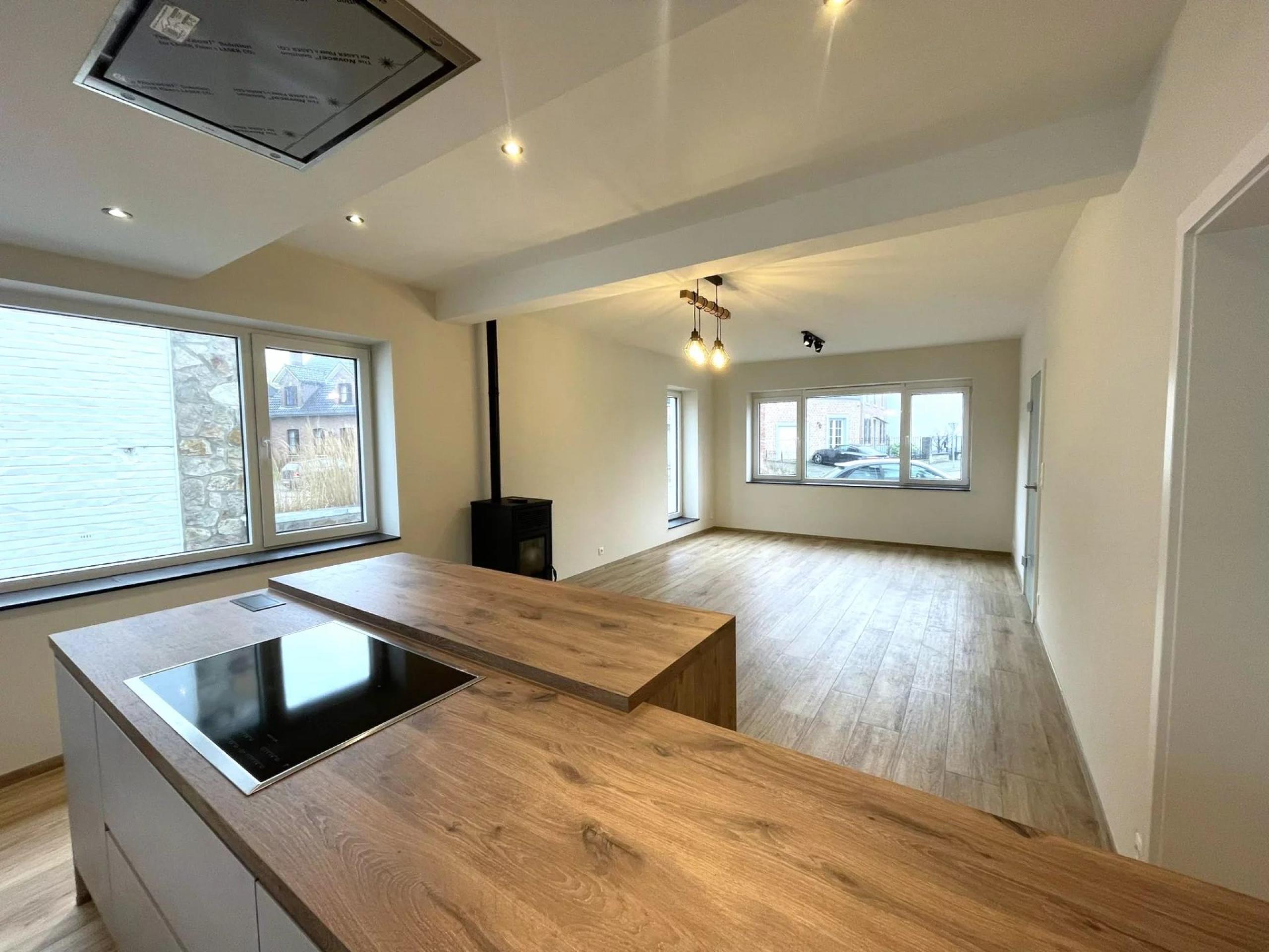 Loué ! Loué ! Maison 2 chambres + bureau  et garage