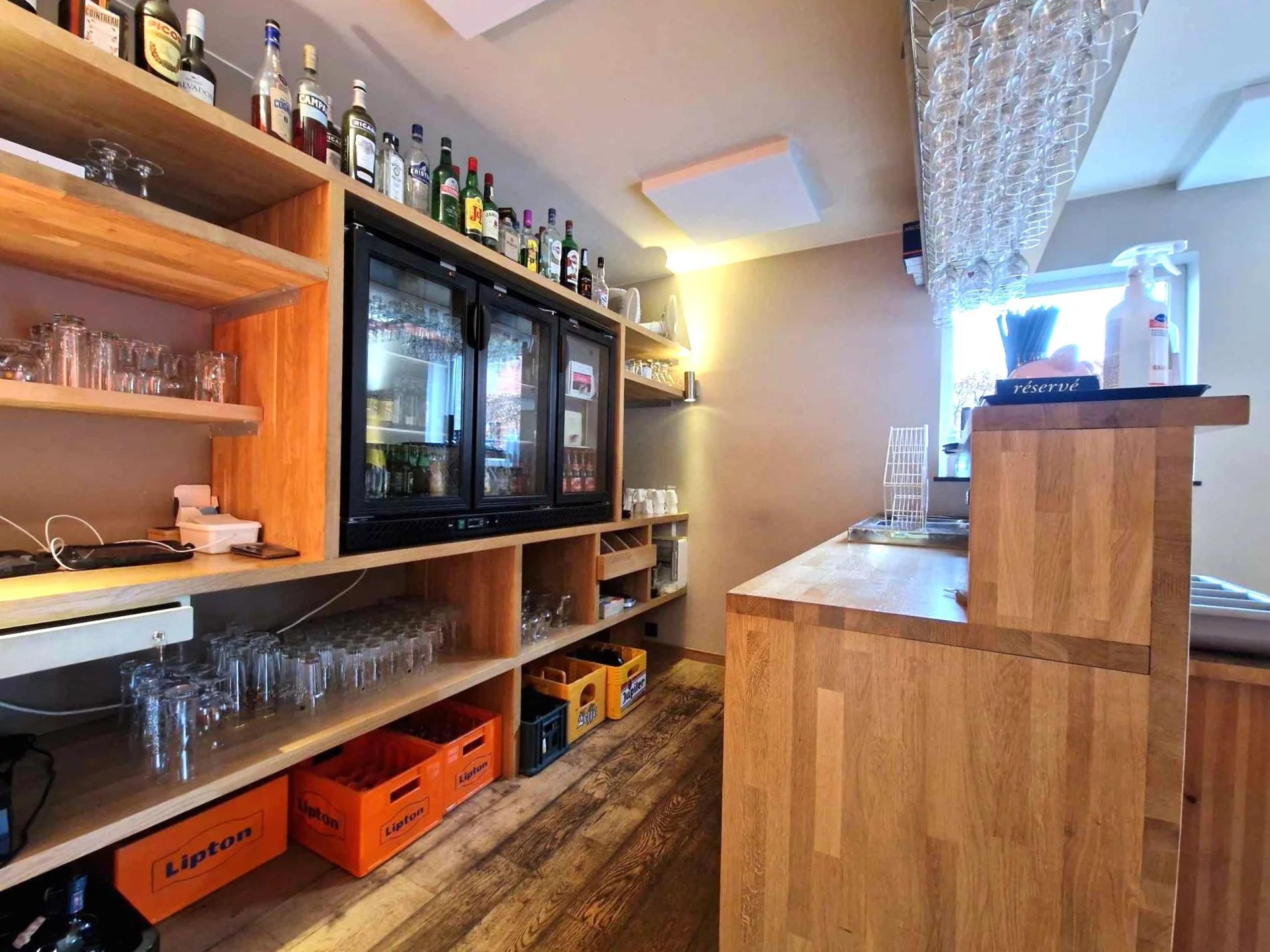 Espace commerciale, fonds de commerce (FRITERIE ET RESTAURANT)