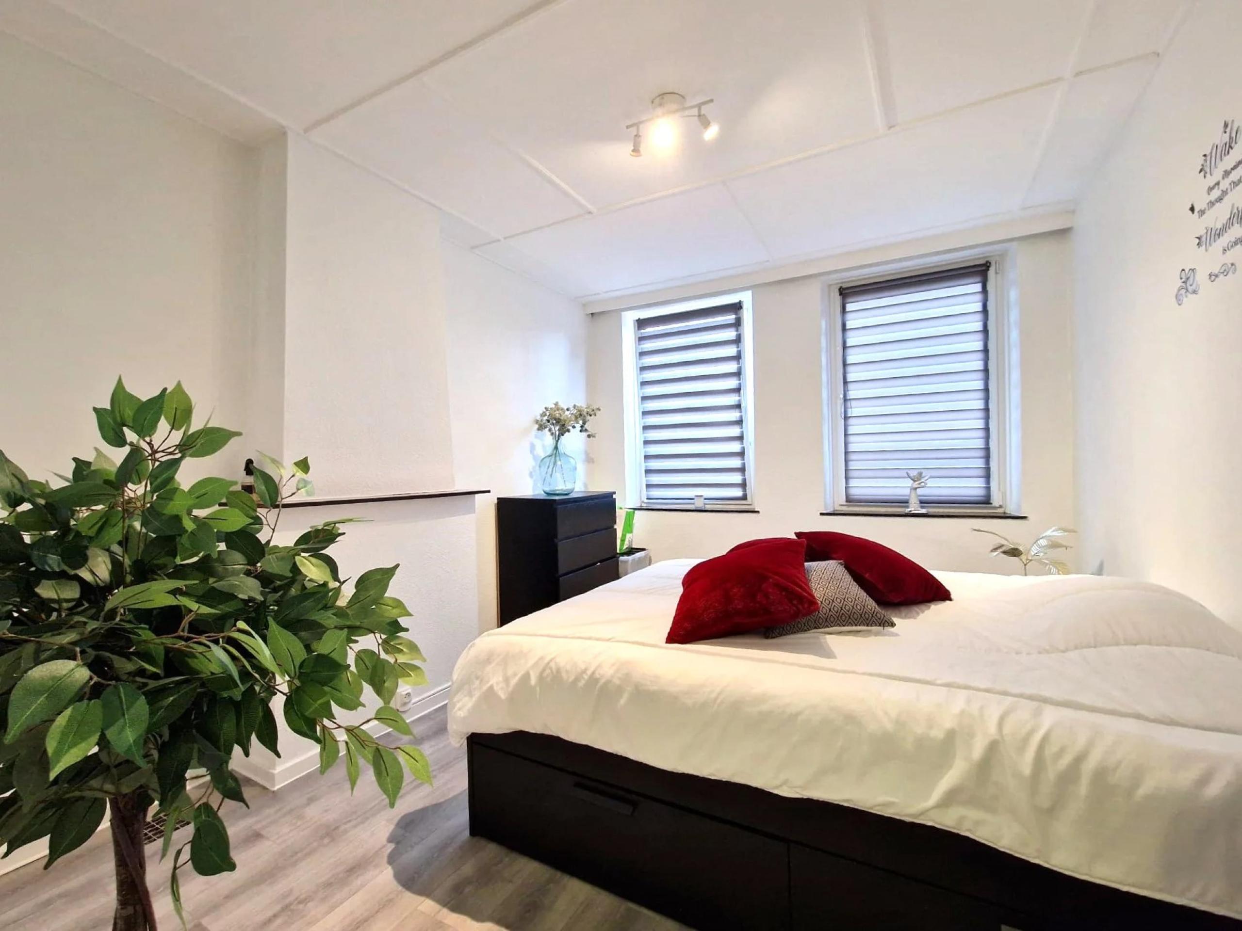 Vendu ! maison entièrement rénovée 2 chambres et bureau