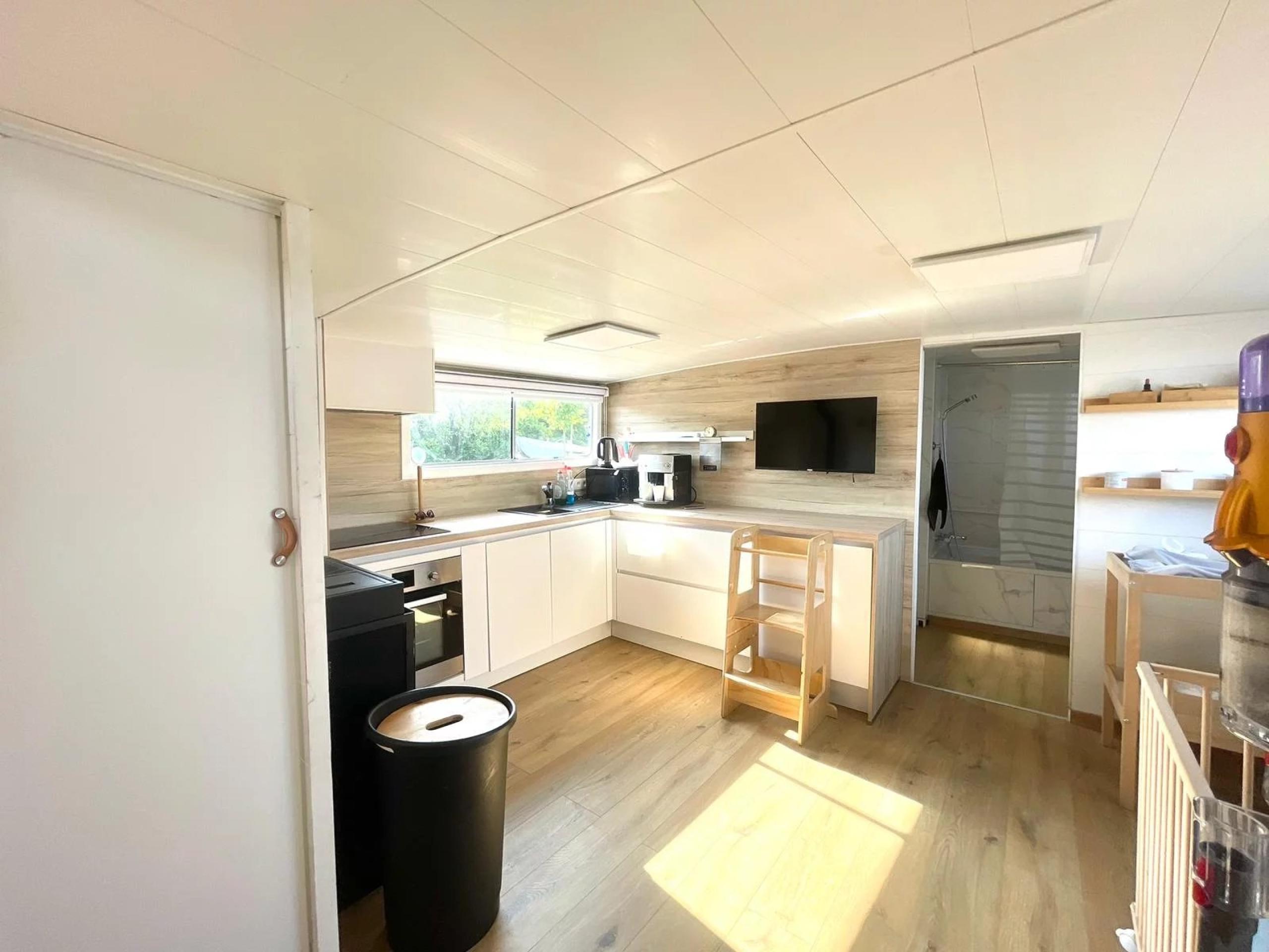 Option ! Bateau péniche logement 2 chambres