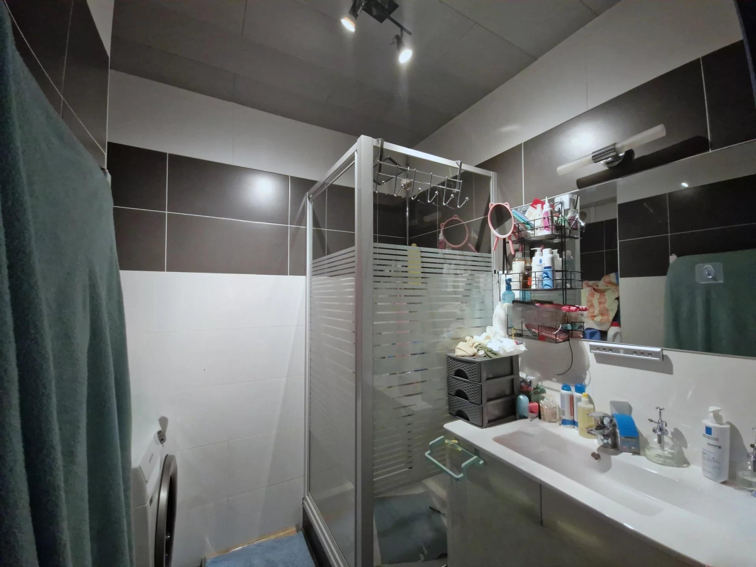 Appartement 2 chambres avec terrasse et emplacement parking