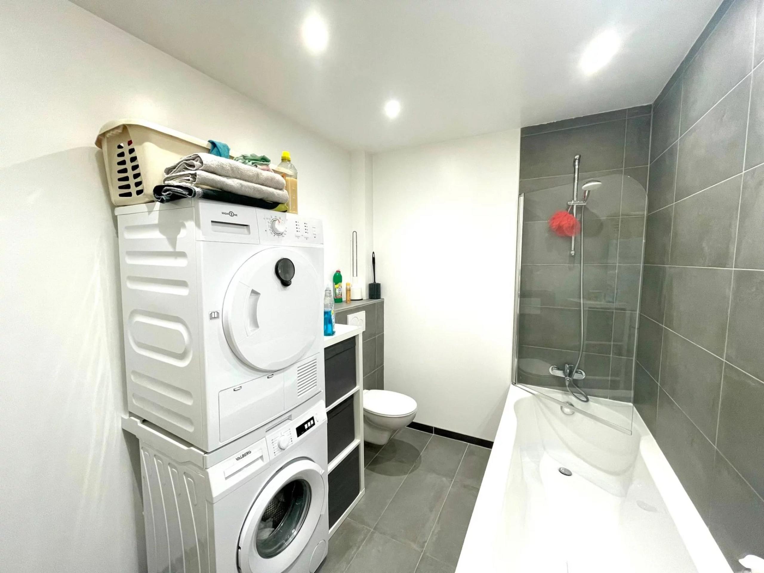 VENDU ! Appartement une chambre, dressing