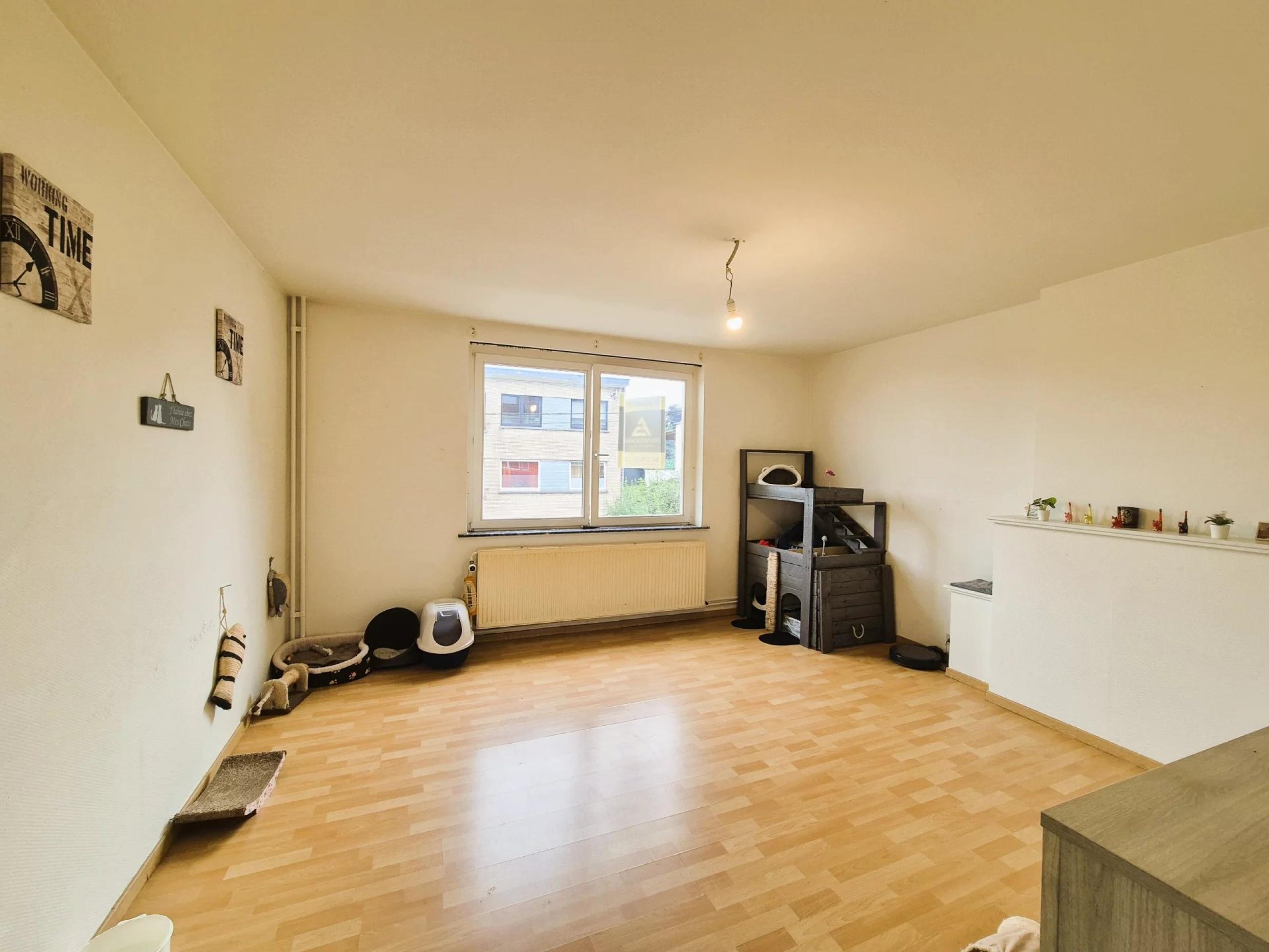 Vendu ! Immeuble 2 appartements, garage et jardin