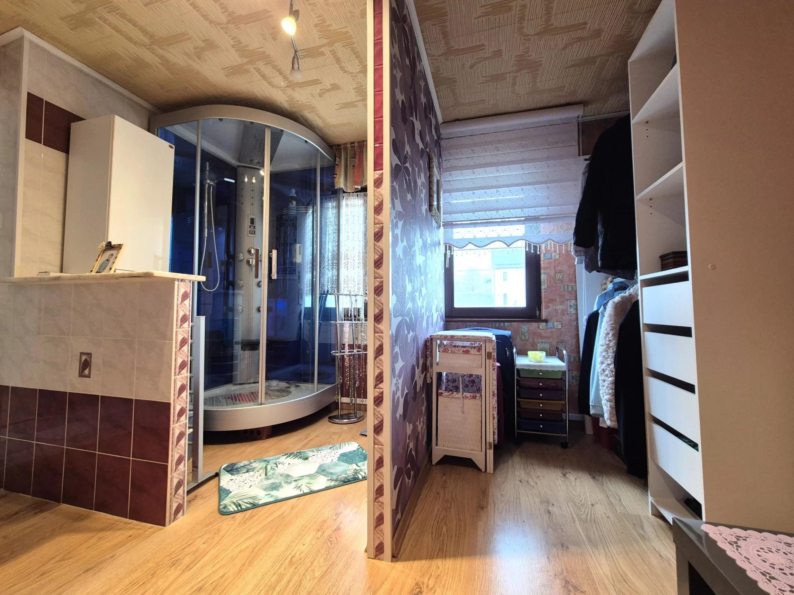 VENDU  ! Maison 3 façades, 3 chambres et jardin